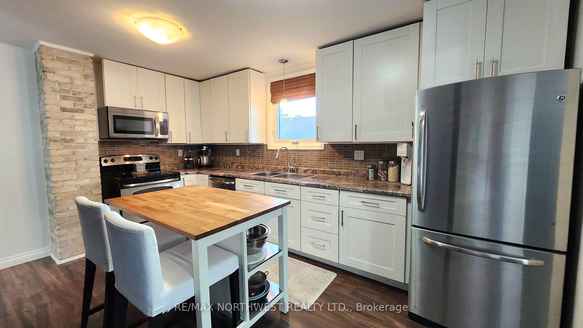 Photo 13 of 419 River Street, Kenora, Keewatin — HOMEH