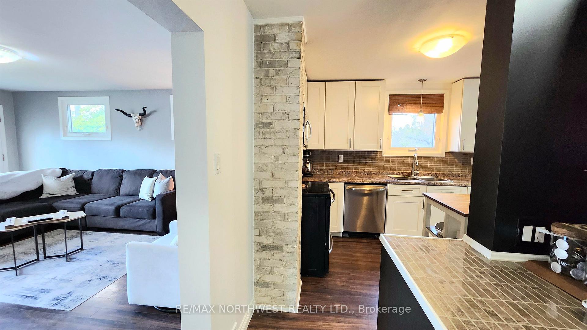 Photo 14 of 419 River Street, Kenora, Keewatin — HOMEH