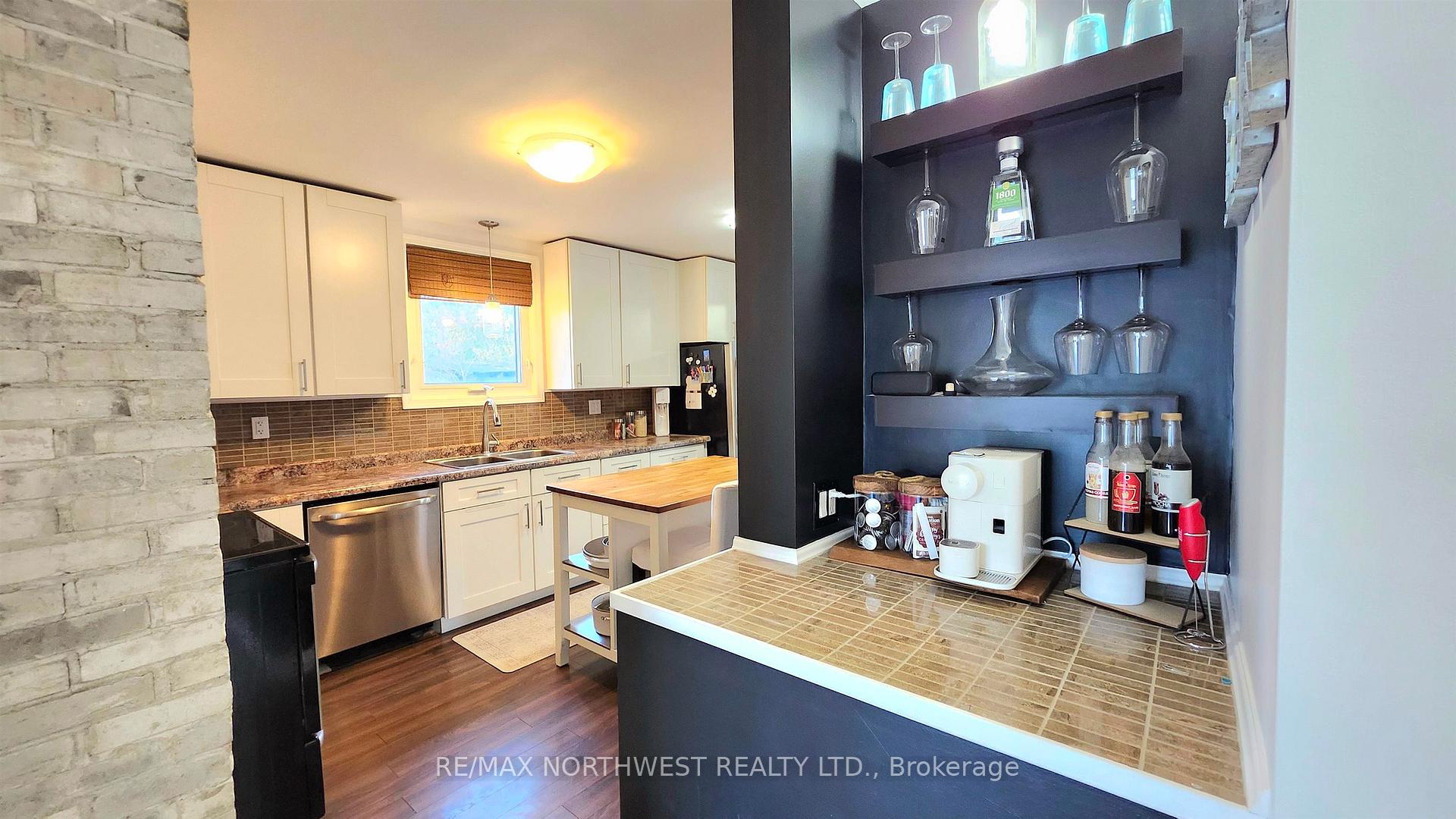 Photo 15 of 419 River Street, Kenora, Keewatin — HOMEH