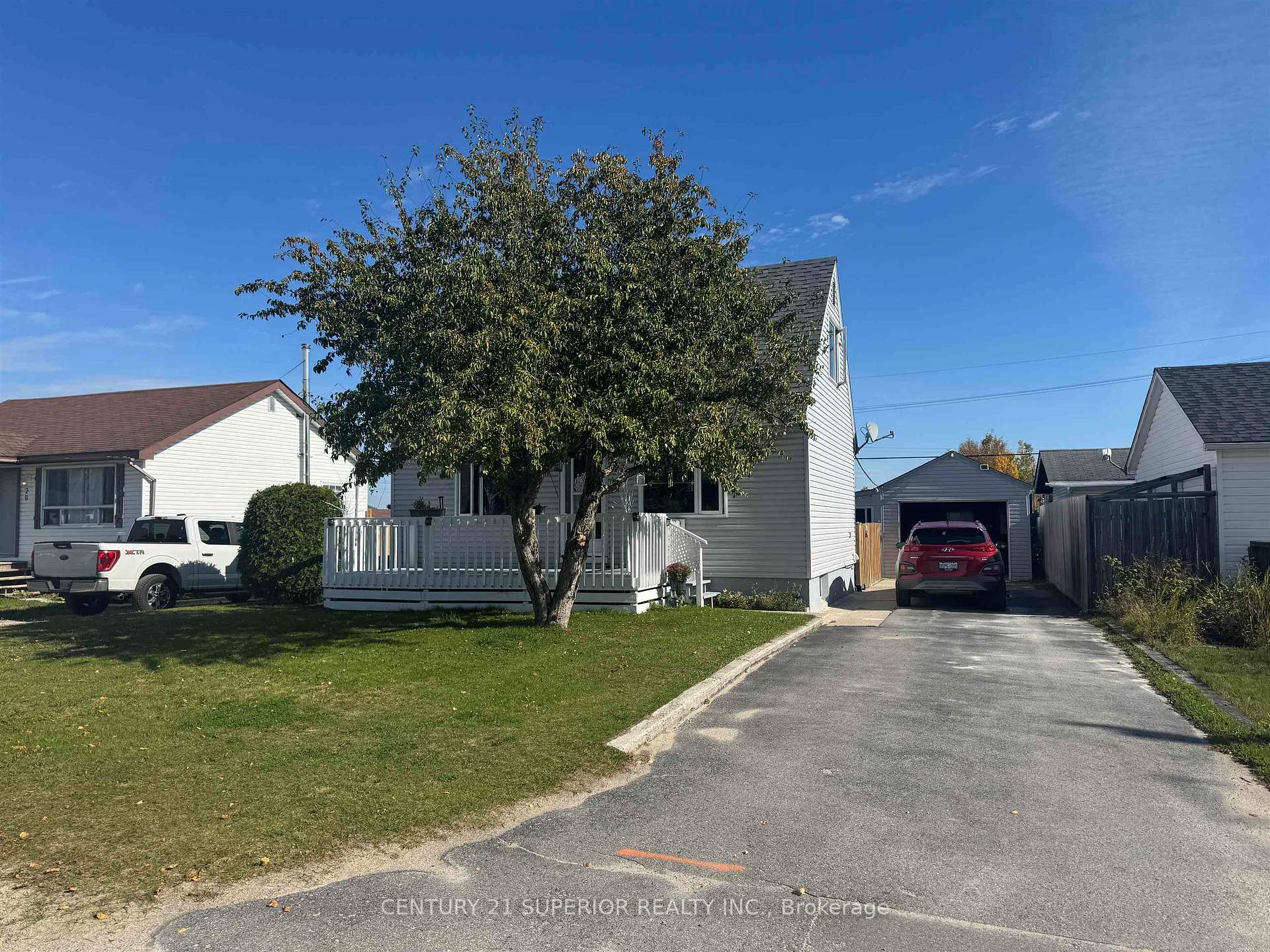 Photo 3 of 27 Adjala Avenue, Manitouwadge — HOMEH