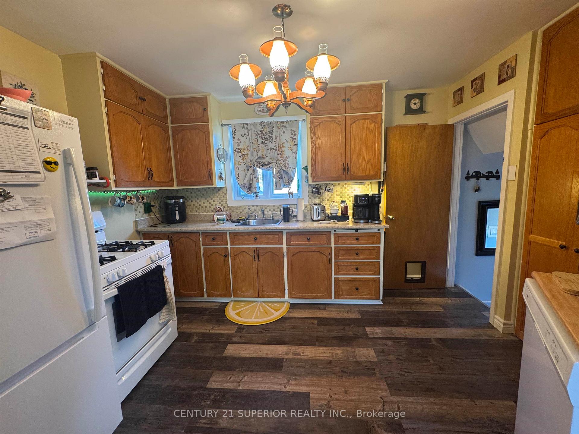 Photo 12 of 27 Adjala Avenue, Manitouwadge — HOMEH