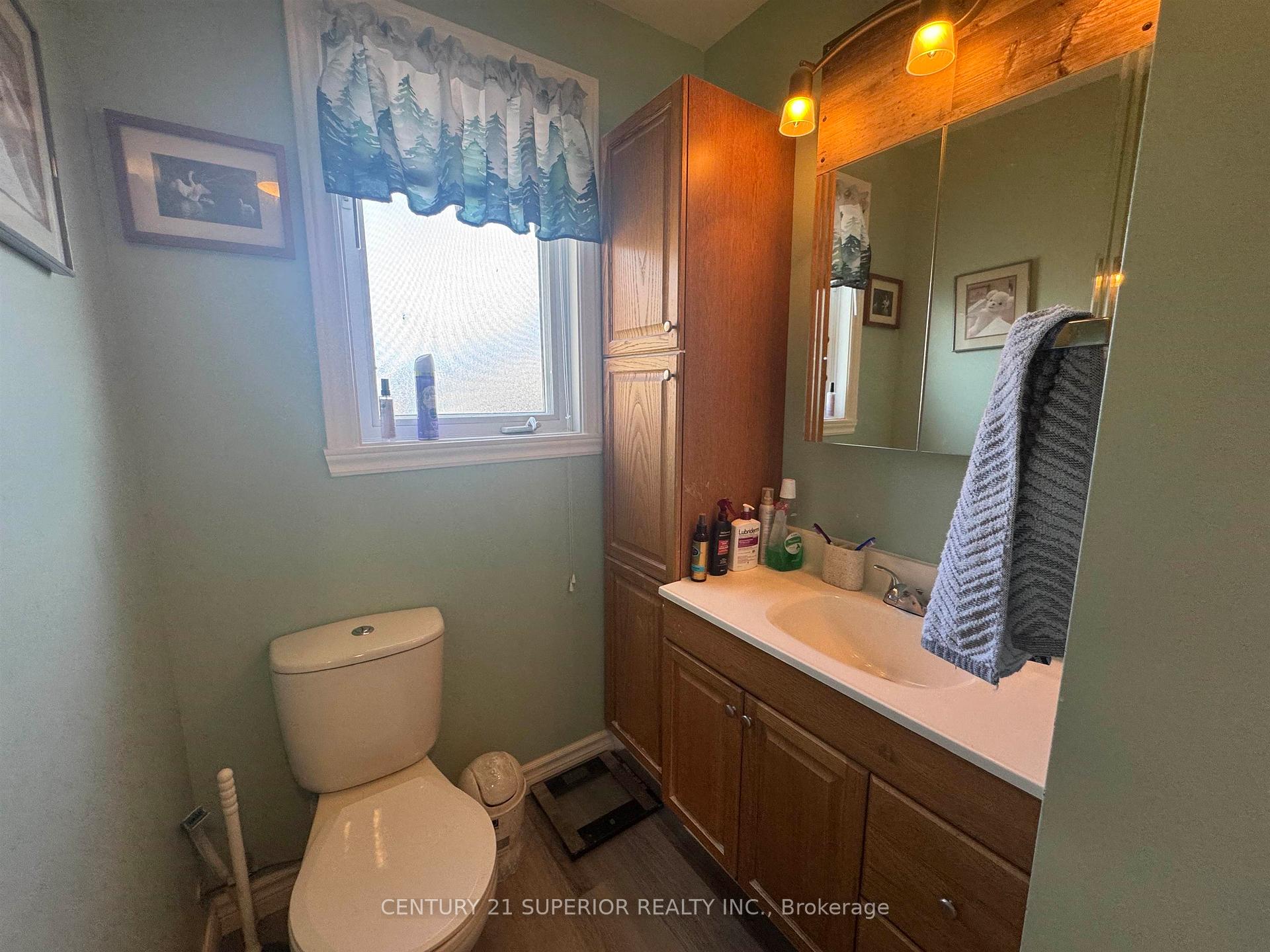 Photo 16 of 27 Adjala Avenue, Manitouwadge — HOMEH