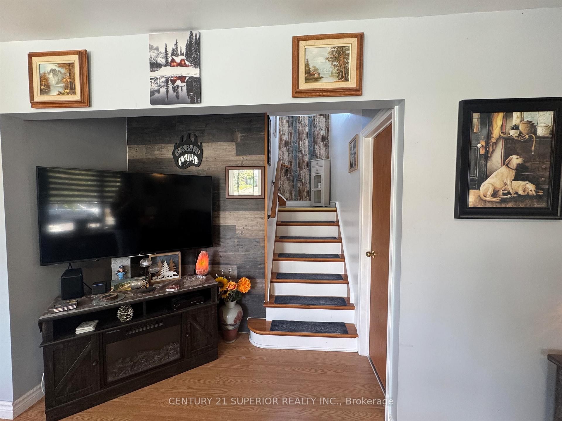 Photo 18 of 27 Adjala Avenue, Manitouwadge — HOMEH