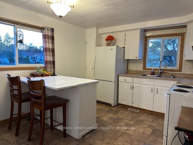 Photo 6 of 32 Cavanaugh Crescent, Terrace Bay — HOMEH
