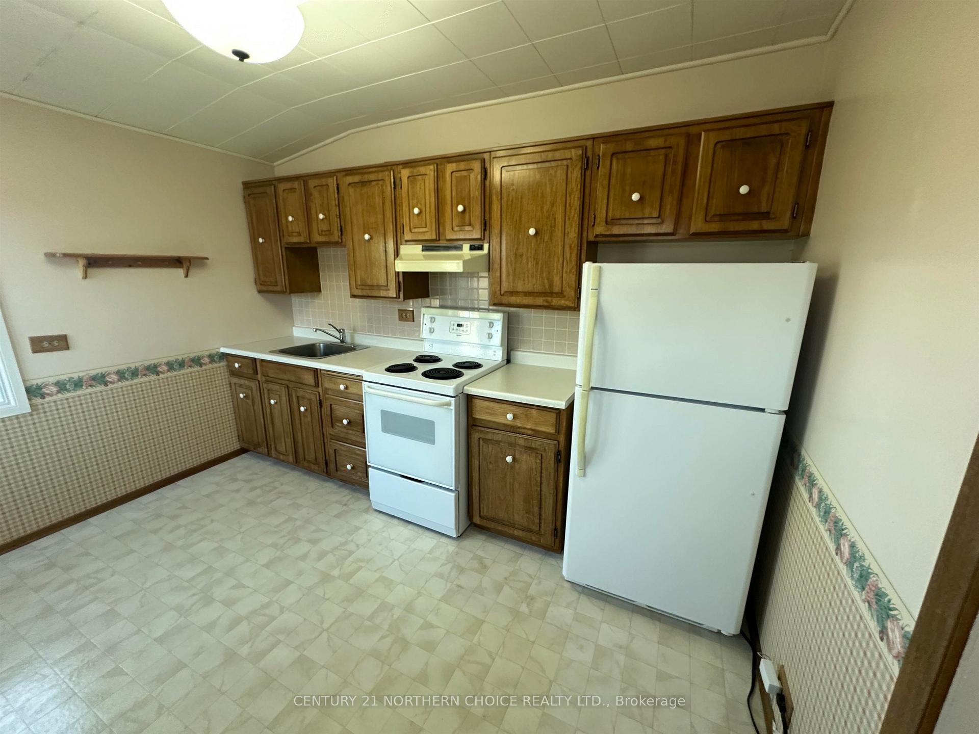 Photo 10 of 400 Third Street S, Kenora, Downtown — HOMEH