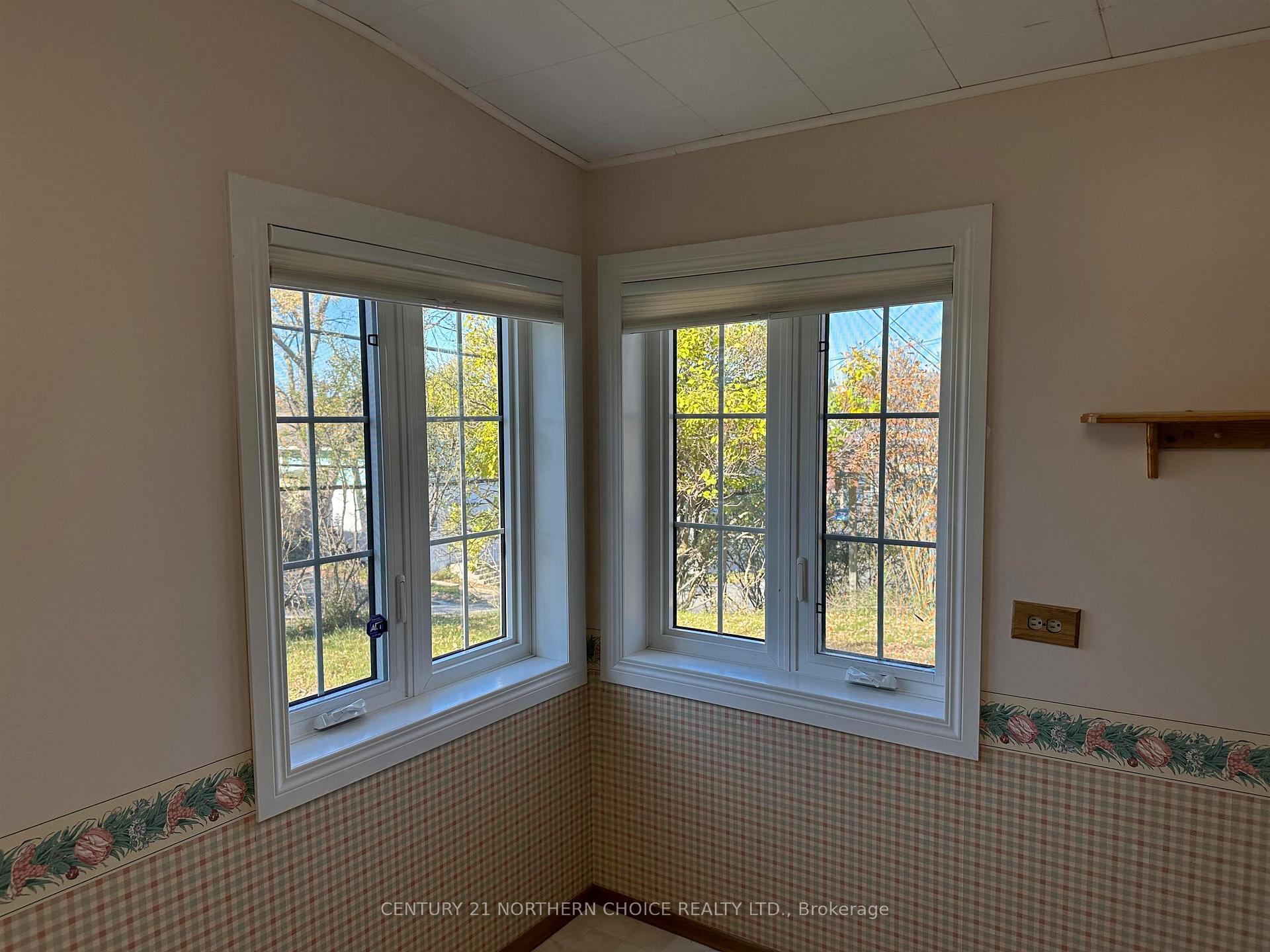 Photo 11 of 400 Third Street S, Kenora, Downtown — HOMEH