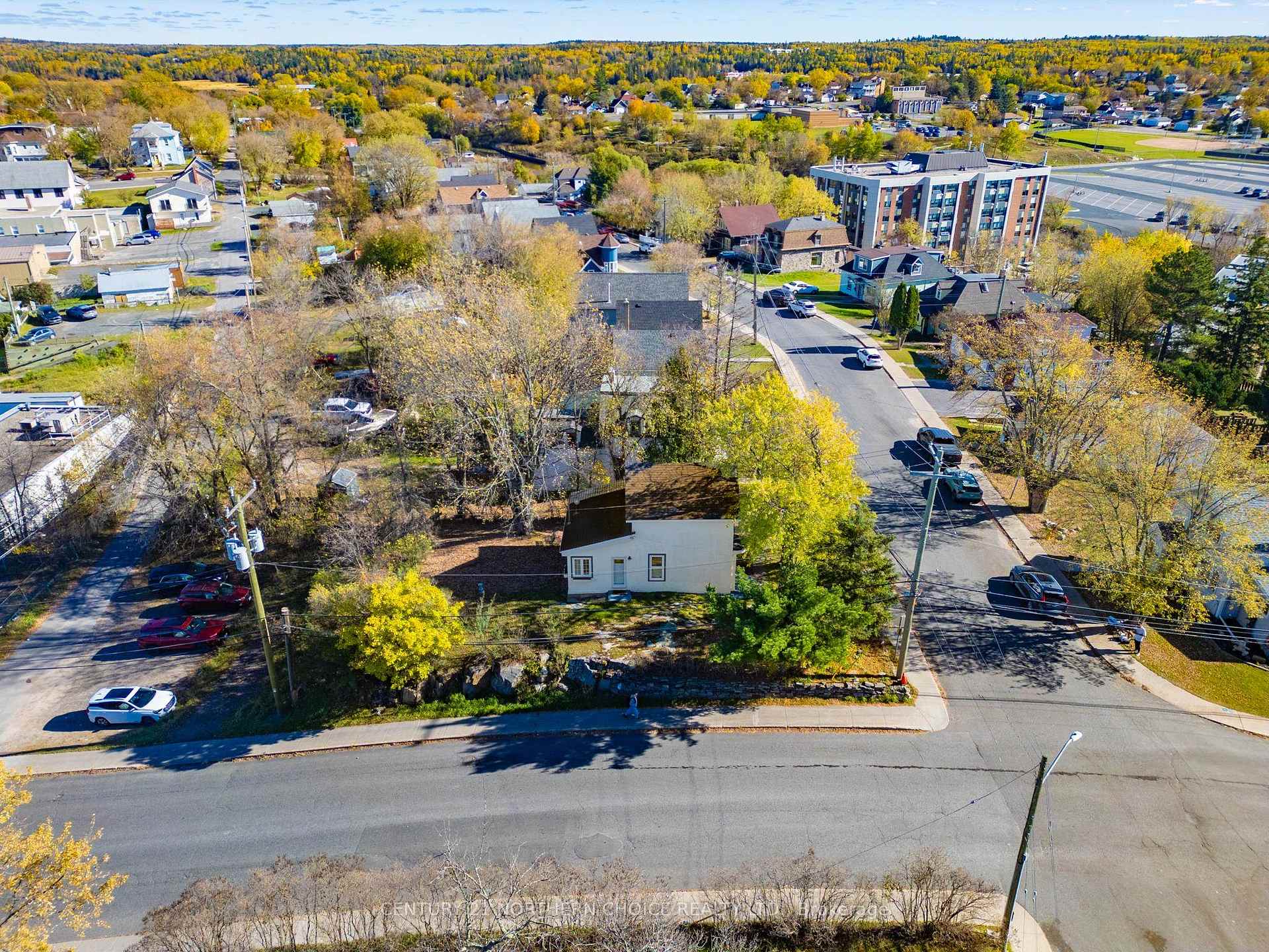 Photo 24 of 400 Third Street S, Kenora, Downtown — HOMEH
