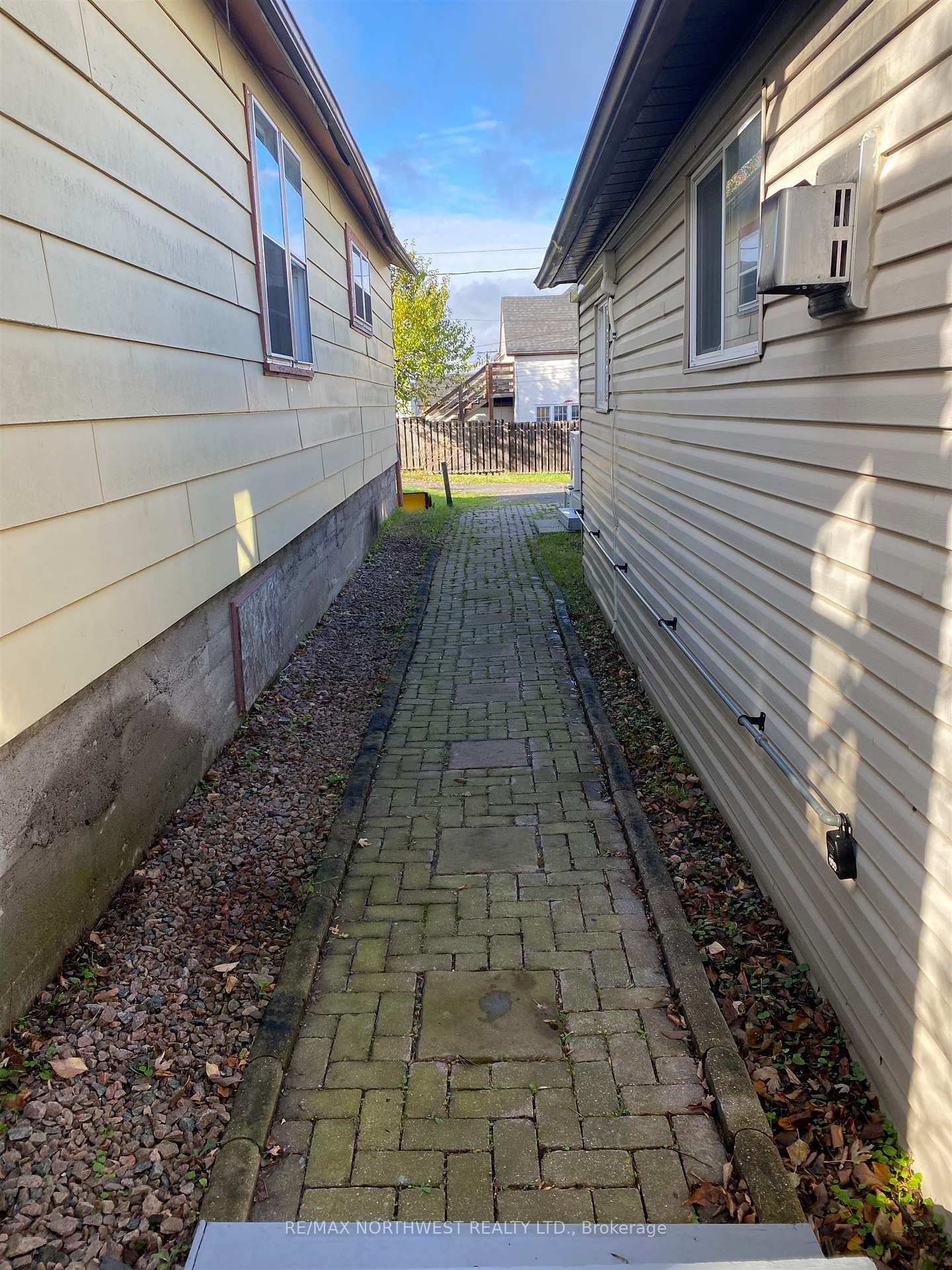 Photo 3 of 4 Sixth Avenue S, Kenora, Central — HOMEH