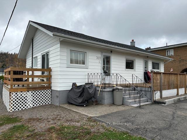 Front of 303 Peary Street