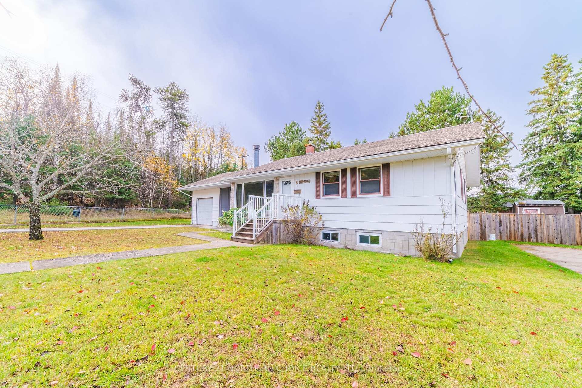 Photo 4 of 8 Seegmiller Avenue, Kenora, Pinecrest — HOMEH