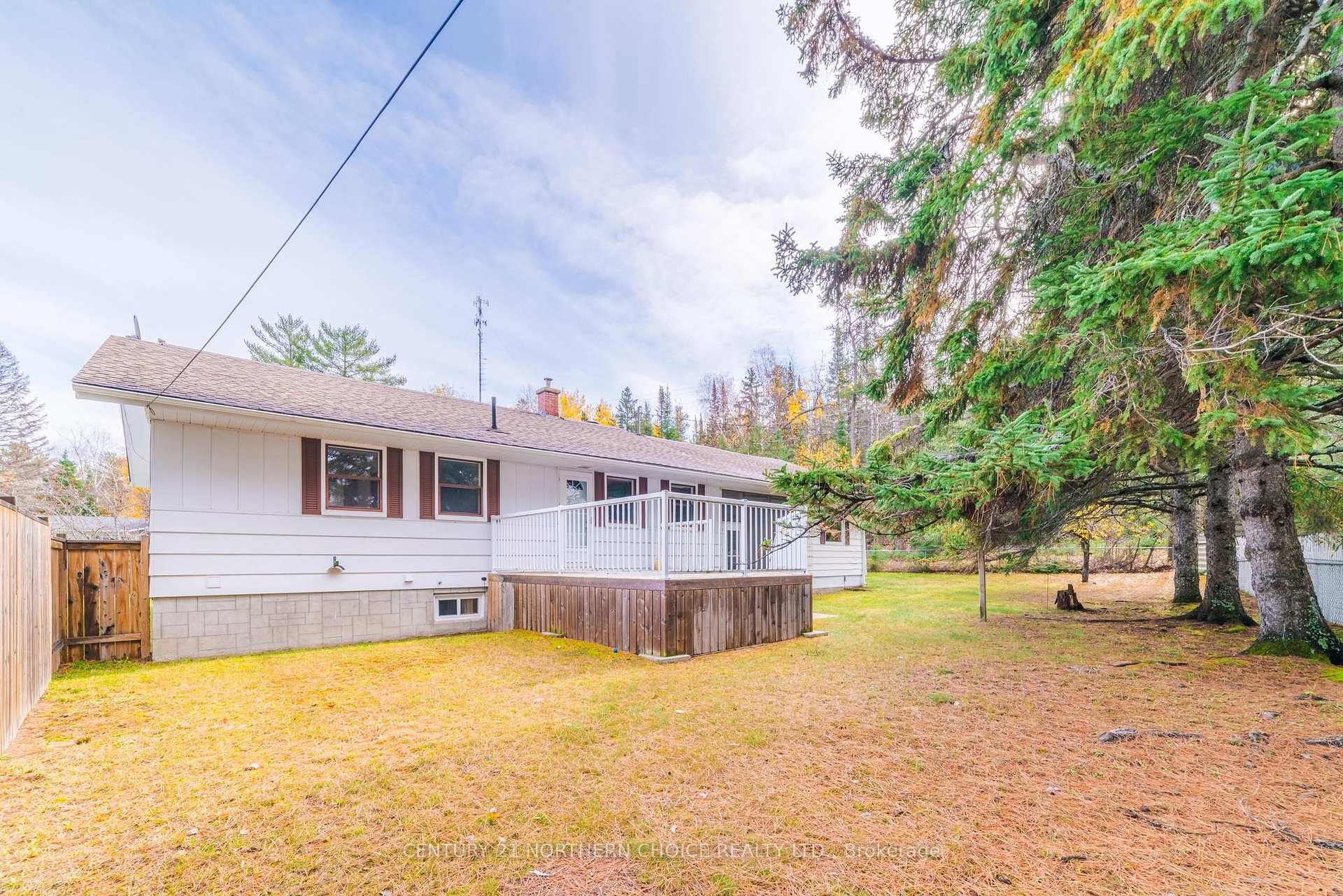 Photo 5 of 8 Seegmiller Avenue, Kenora, Pinecrest — HOMEH