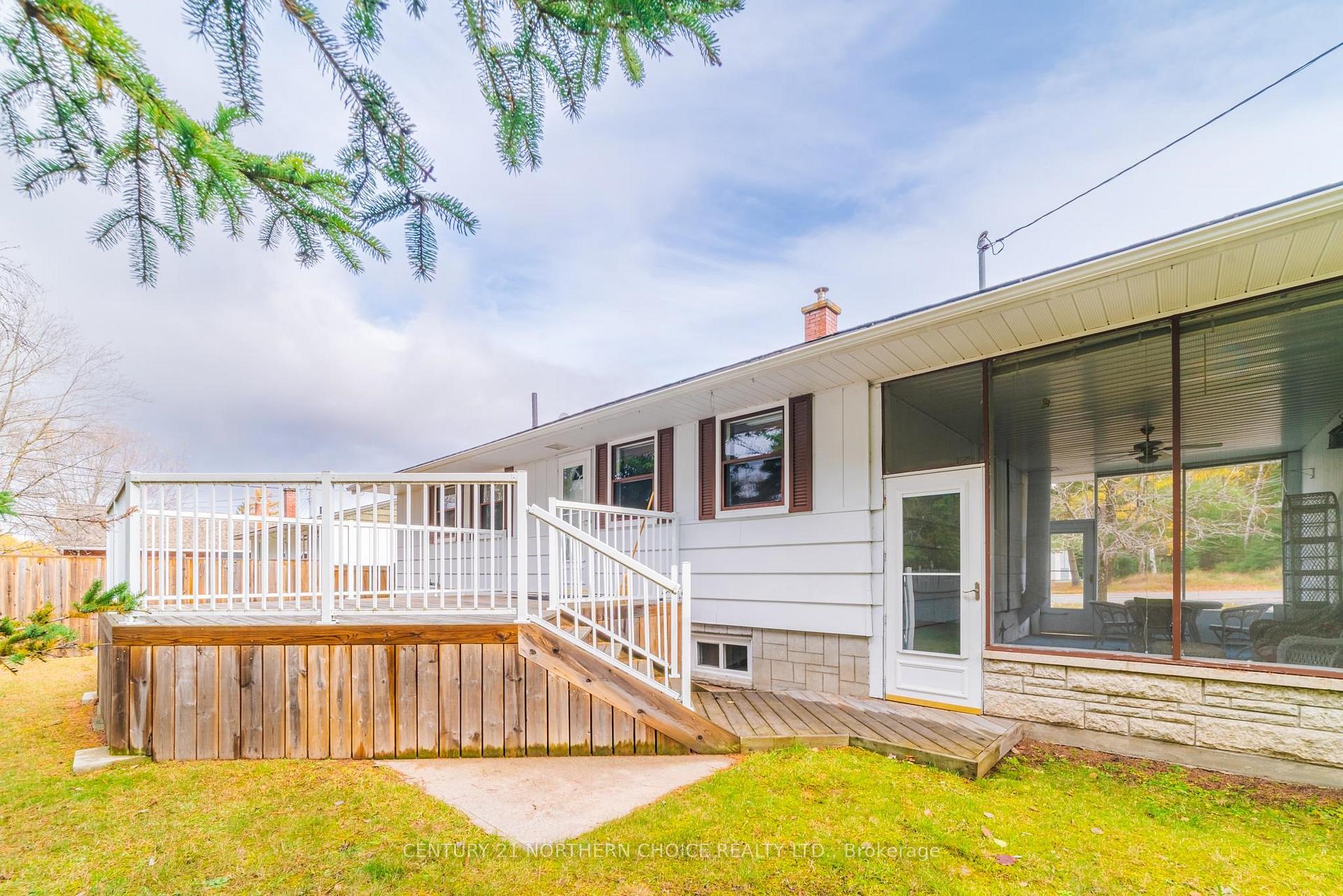 Photo 6 of 8 Seegmiller Avenue, Kenora, Pinecrest — HOMEH