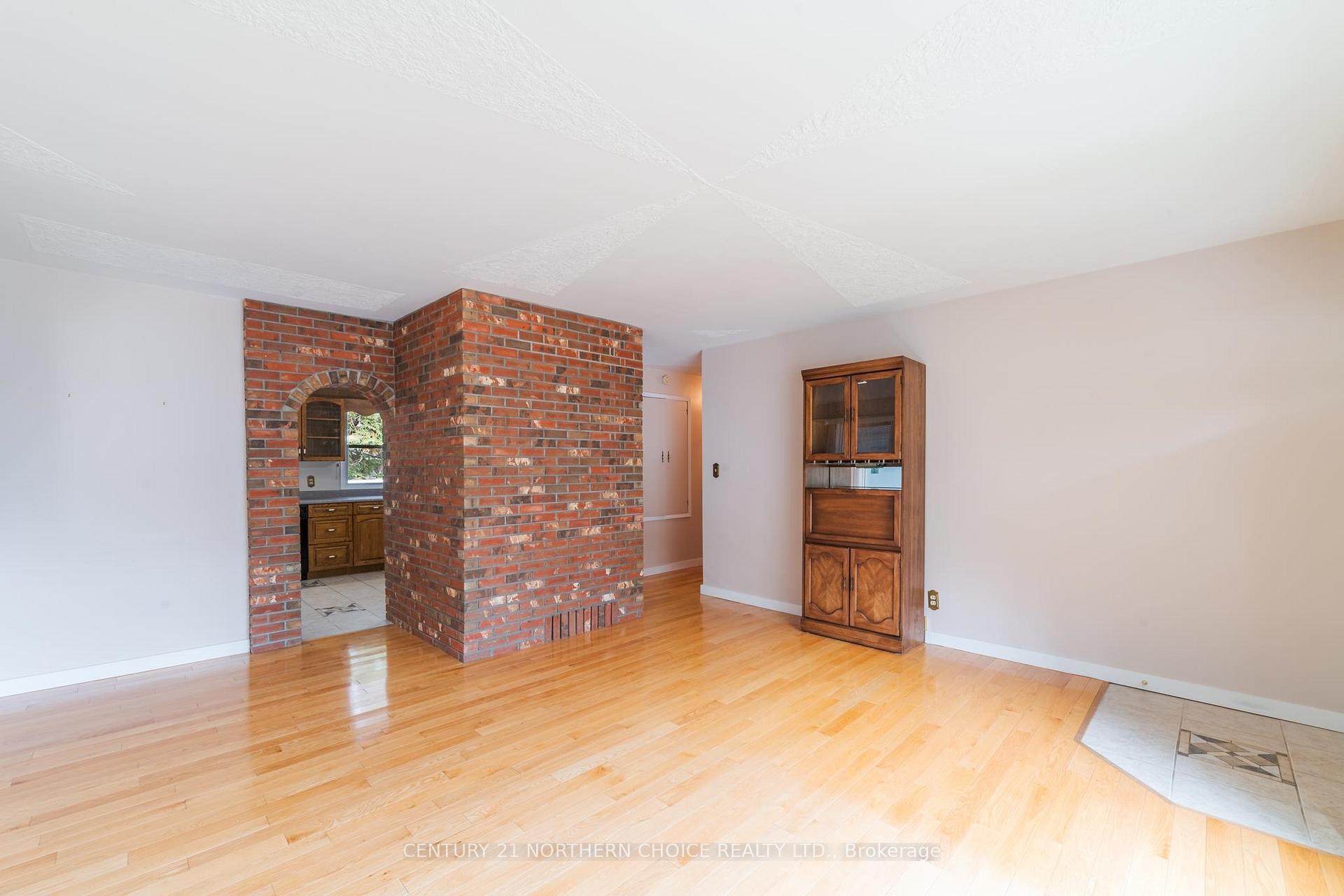 Photo 13 of 8 Seegmiller Avenue, Kenora, Pinecrest — HOMEH
