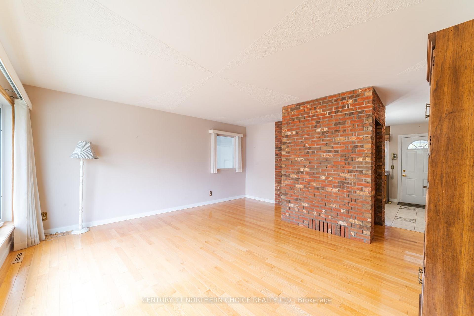 Photo 14 of 8 Seegmiller Avenue, Kenora, Pinecrest — HOMEH