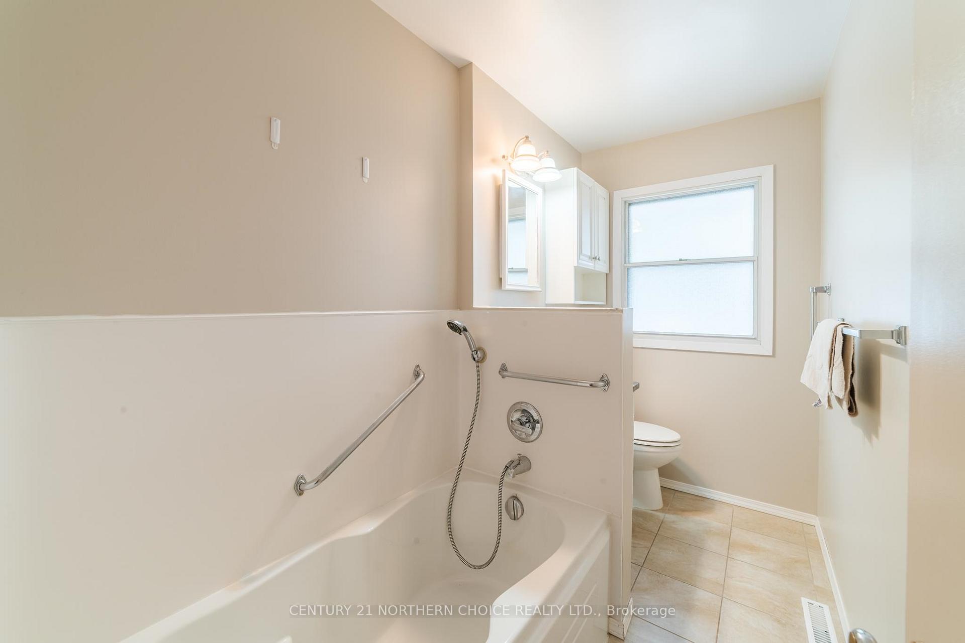 Photo 21 of 8 Seegmiller Avenue, Kenora, Pinecrest — HOMEH