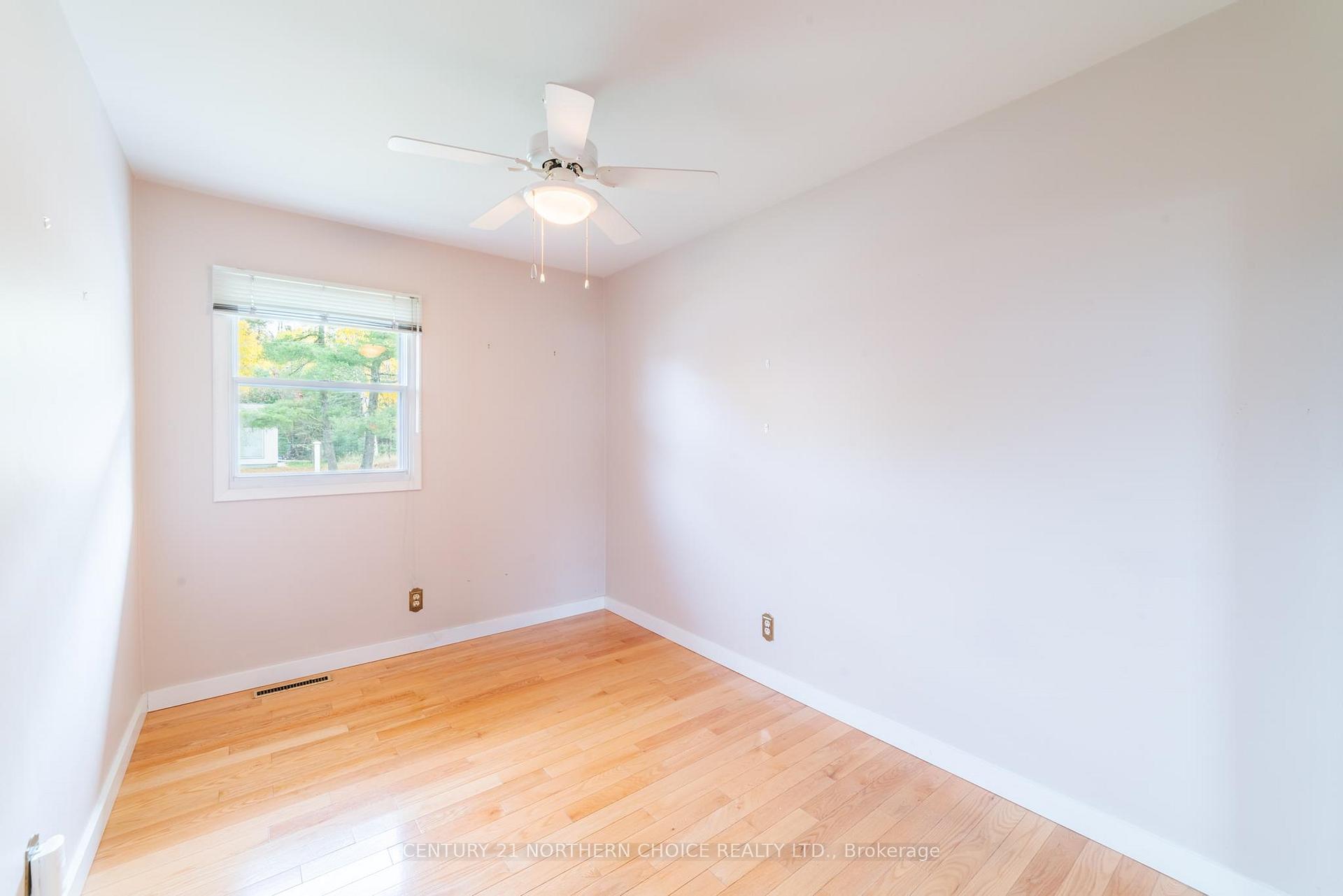 Photo 24 of 8 Seegmiller Avenue, Kenora, Pinecrest — HOMEH