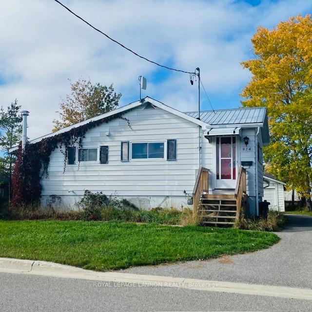 Photo 17 of 914 First Street W, Greenstone — HOMEH