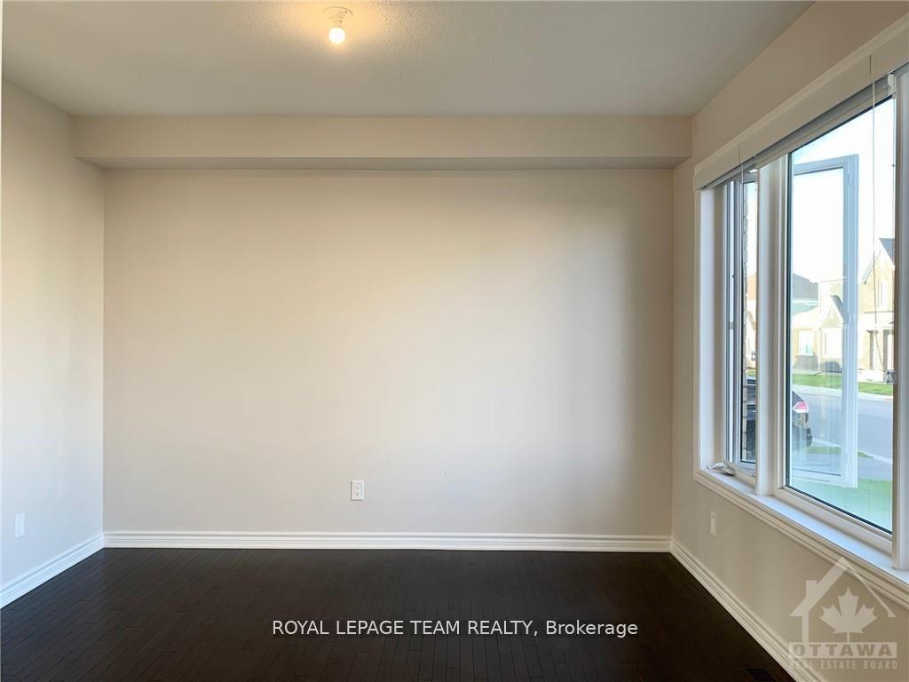Photo 3 of 3044 Travertine Way, Ottawa, Barrhaven - Half Moon Bay — HOMEH
