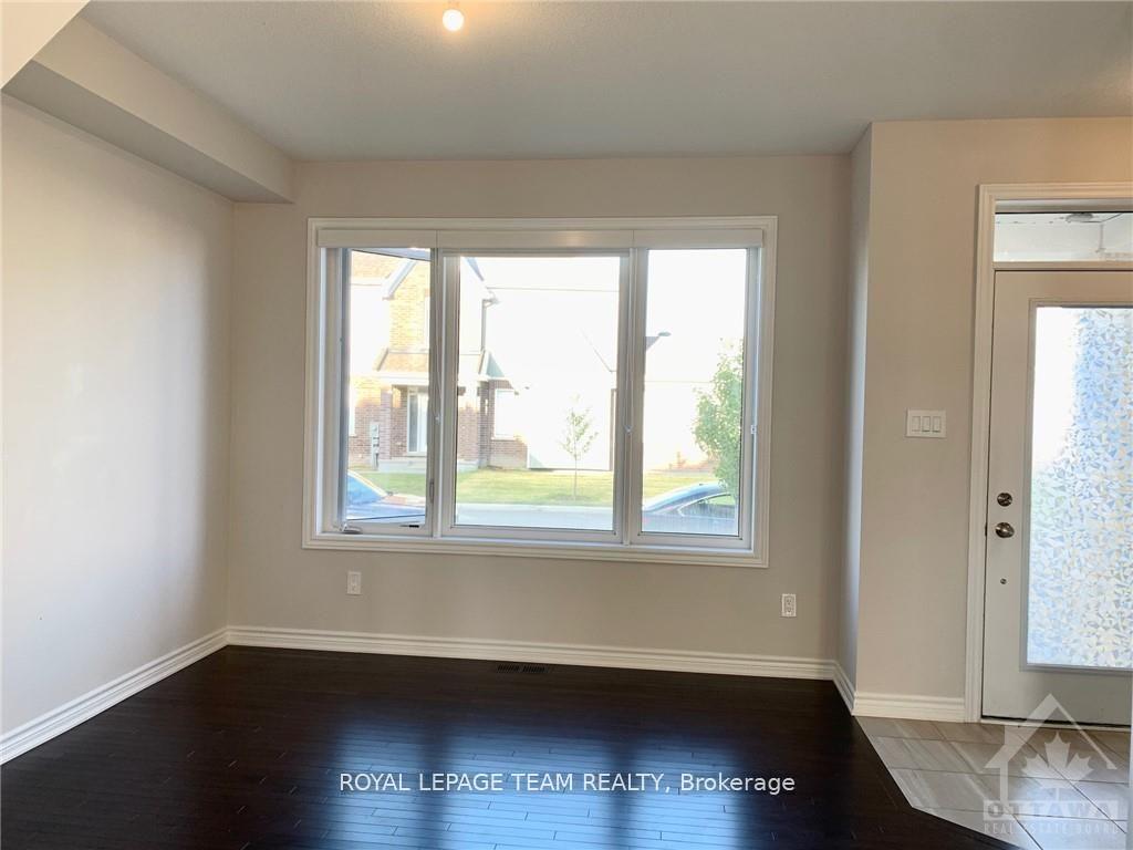 Photo 4 of 3044 Travertine Way, Ottawa, Barrhaven - Half Moon Bay — HOMEH