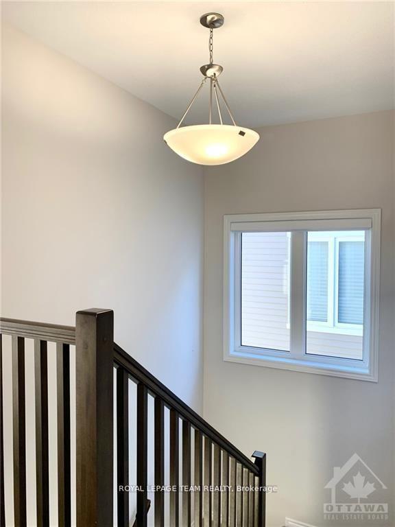 Photo 13 of 3044 Travertine Way, Ottawa, Barrhaven - Half Moon Bay — HOMEH