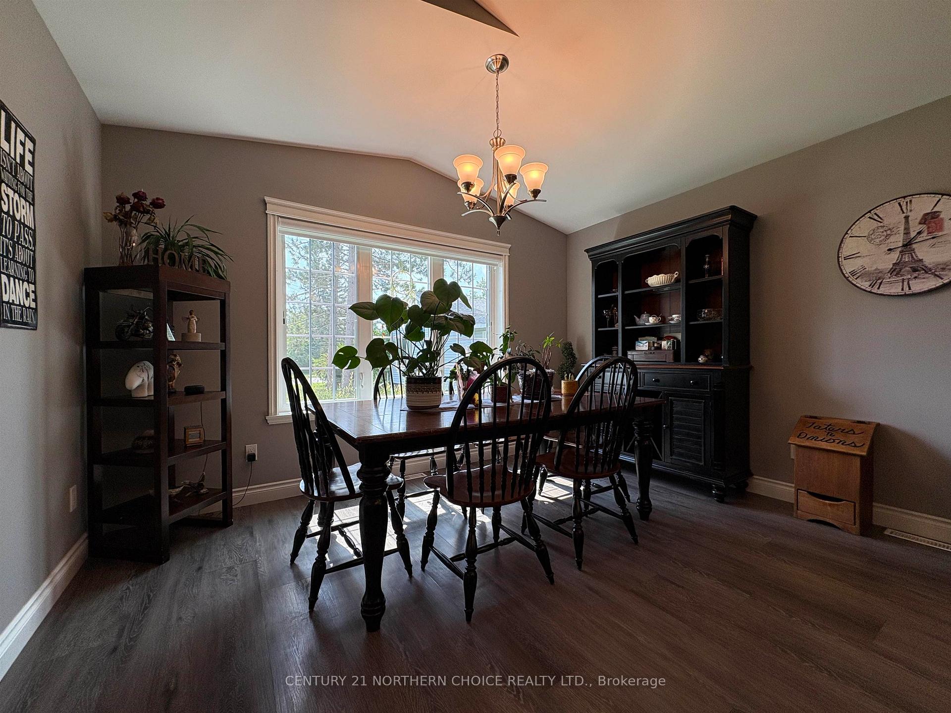 Photo 6 of 1702 Sunset Drive, Fort Frances — HOMEH
