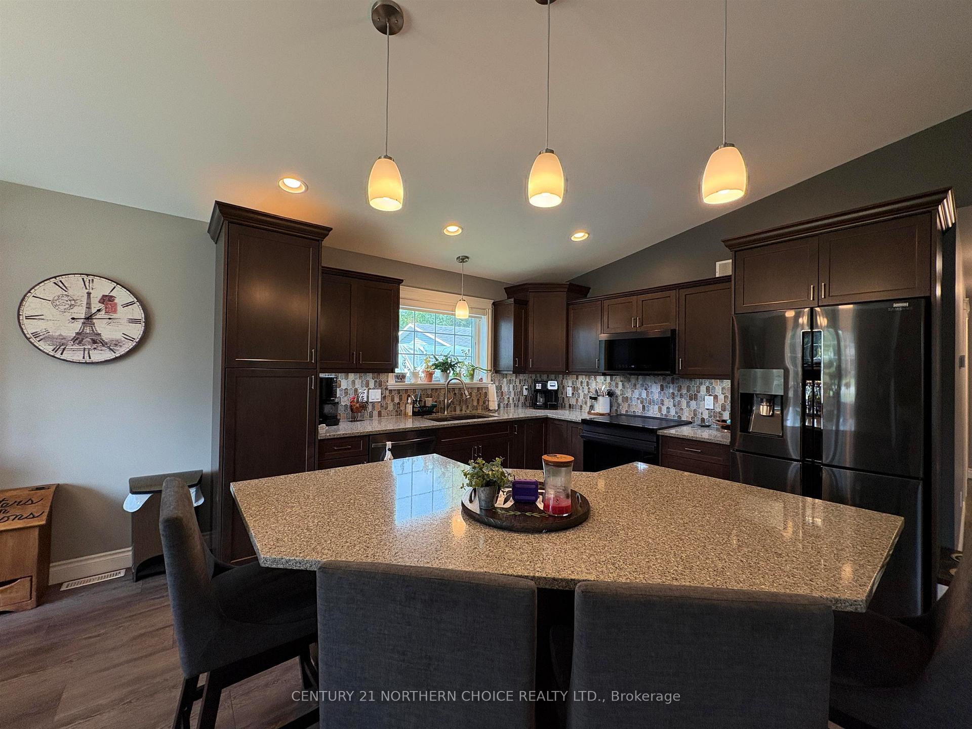 Photo 8 of 1702 Sunset Drive, Fort Frances — HOMEH
