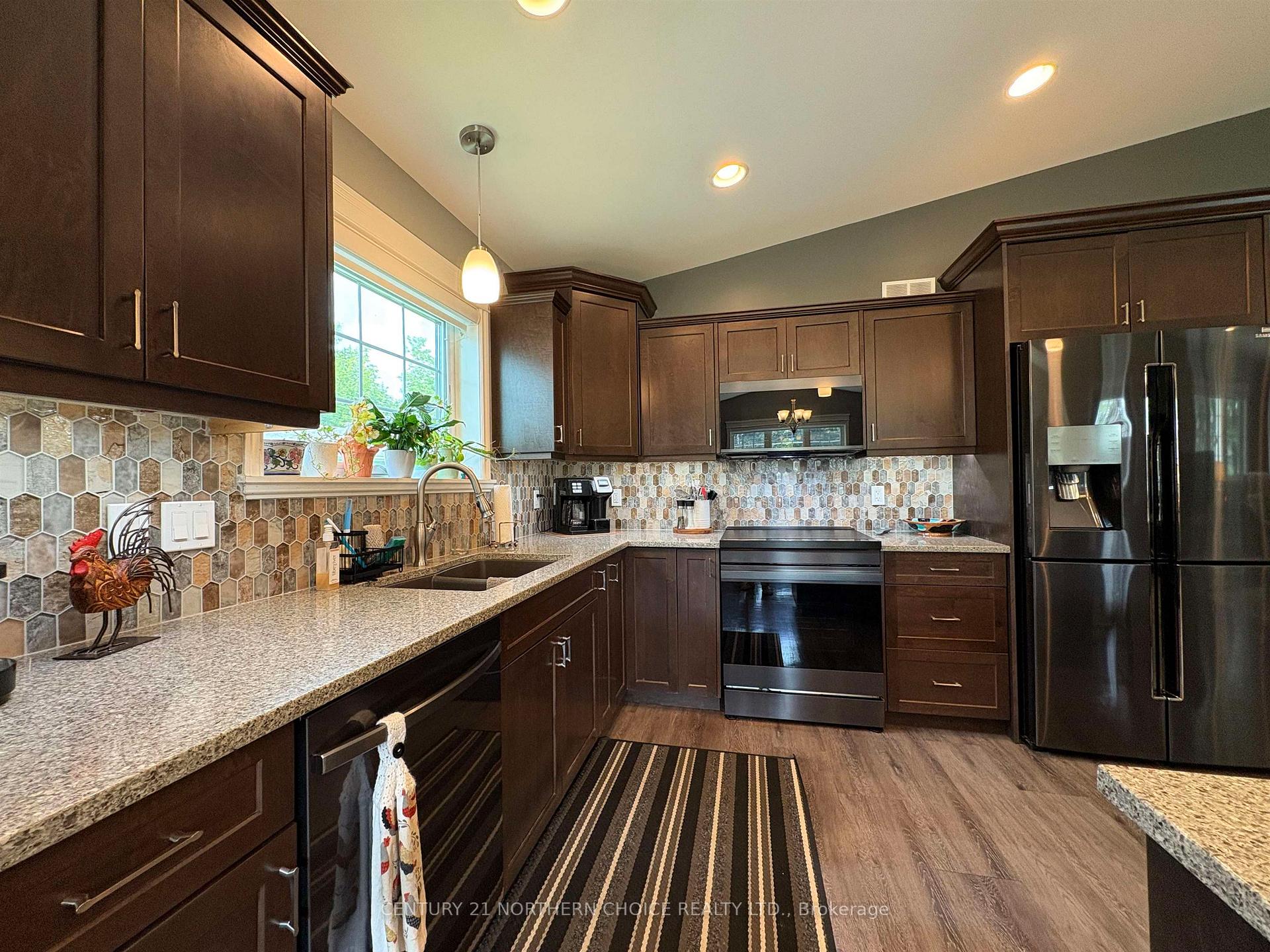 Photo 10 of 1702 Sunset Drive, Fort Frances — HOMEH
