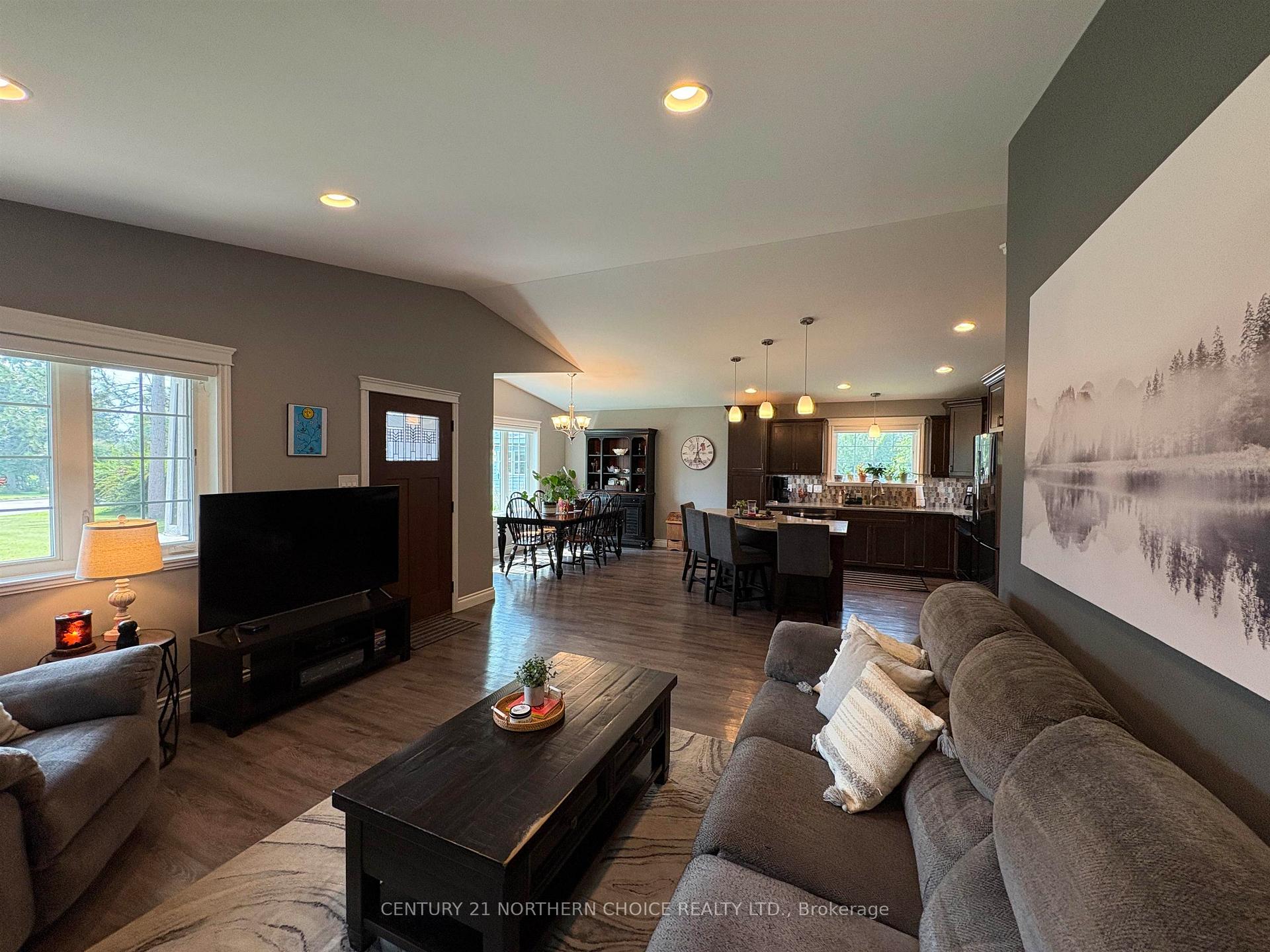 Photo 12 of 1702 Sunset Drive, Fort Frances — HOMEH