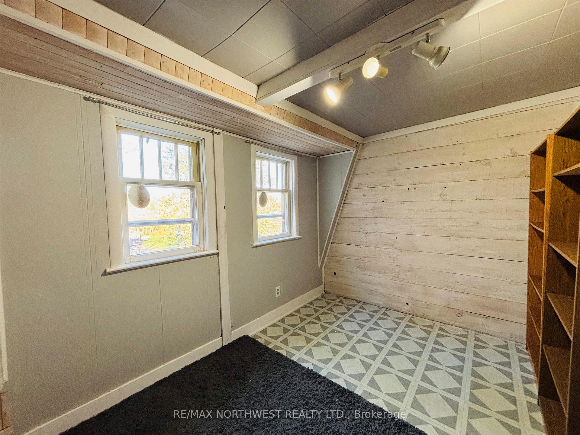 Photo 22 of 219 Fifth St N, Kenora, North End — HOMEH