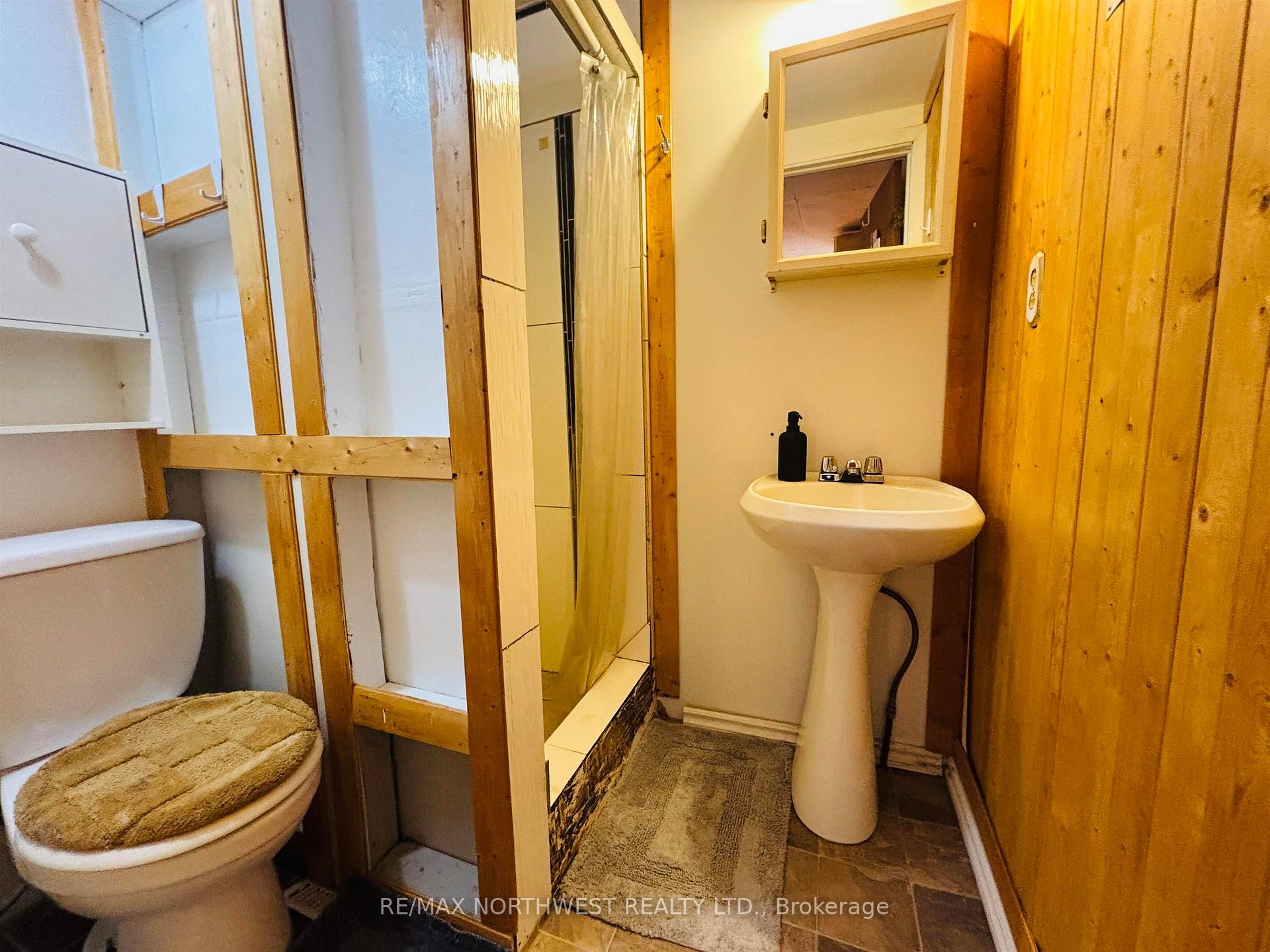 Photo 27 of 219 Fifth St N, Kenora, North End — HOMEH