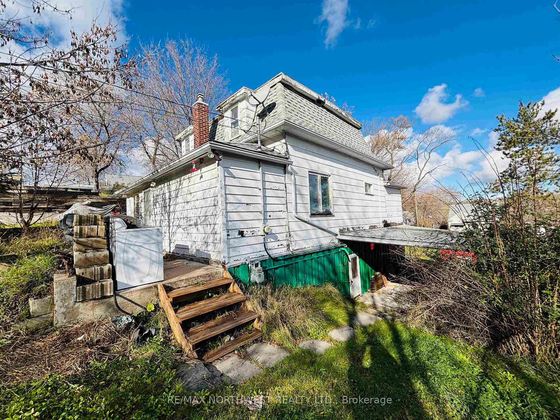 Photo 29 of 219 Fifth St N, Kenora, North End — HOMEH