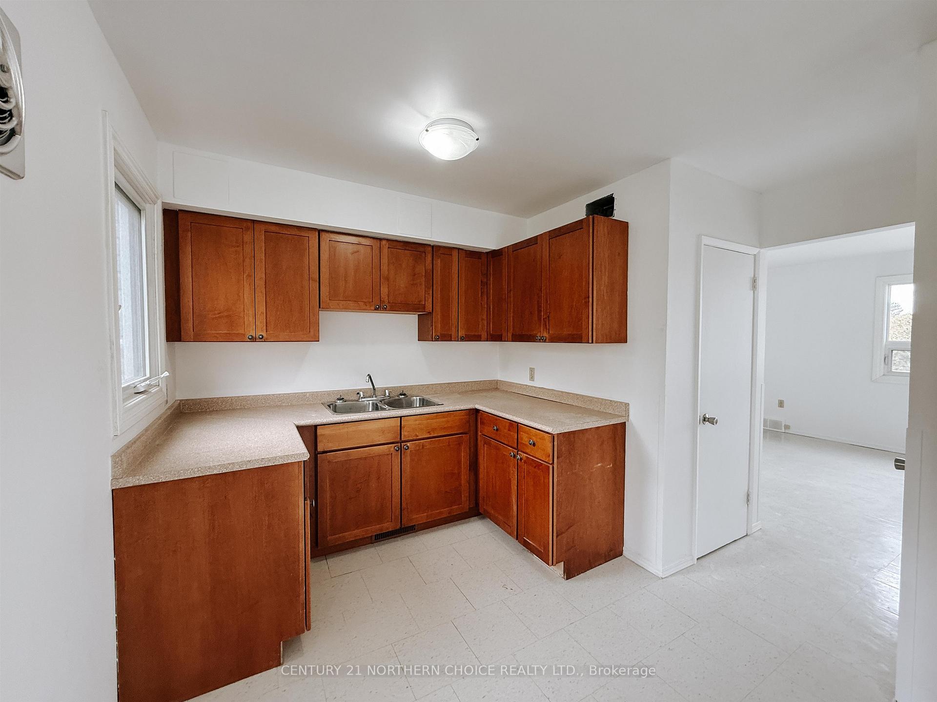 Photo 9 of 33 Drewry Drive, Kenora, Pinecrest — HOMEH