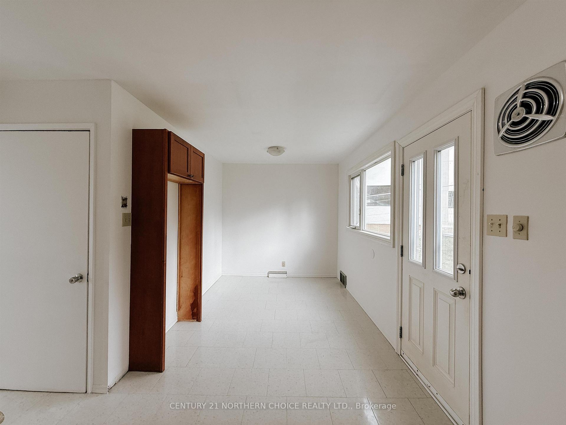 Photo 10 of 33 Drewry Drive, Kenora, Pinecrest — HOMEH