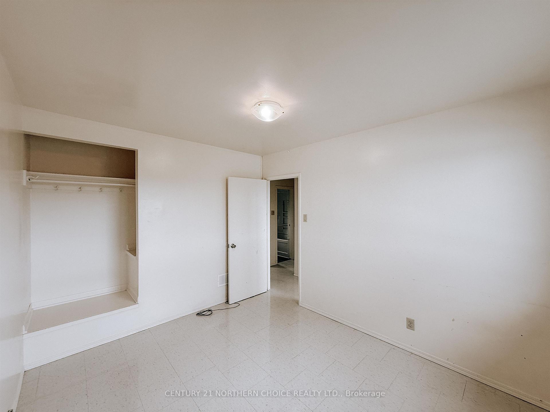 Photo 15 of 33 Drewry Drive, Kenora, Pinecrest — HOMEH