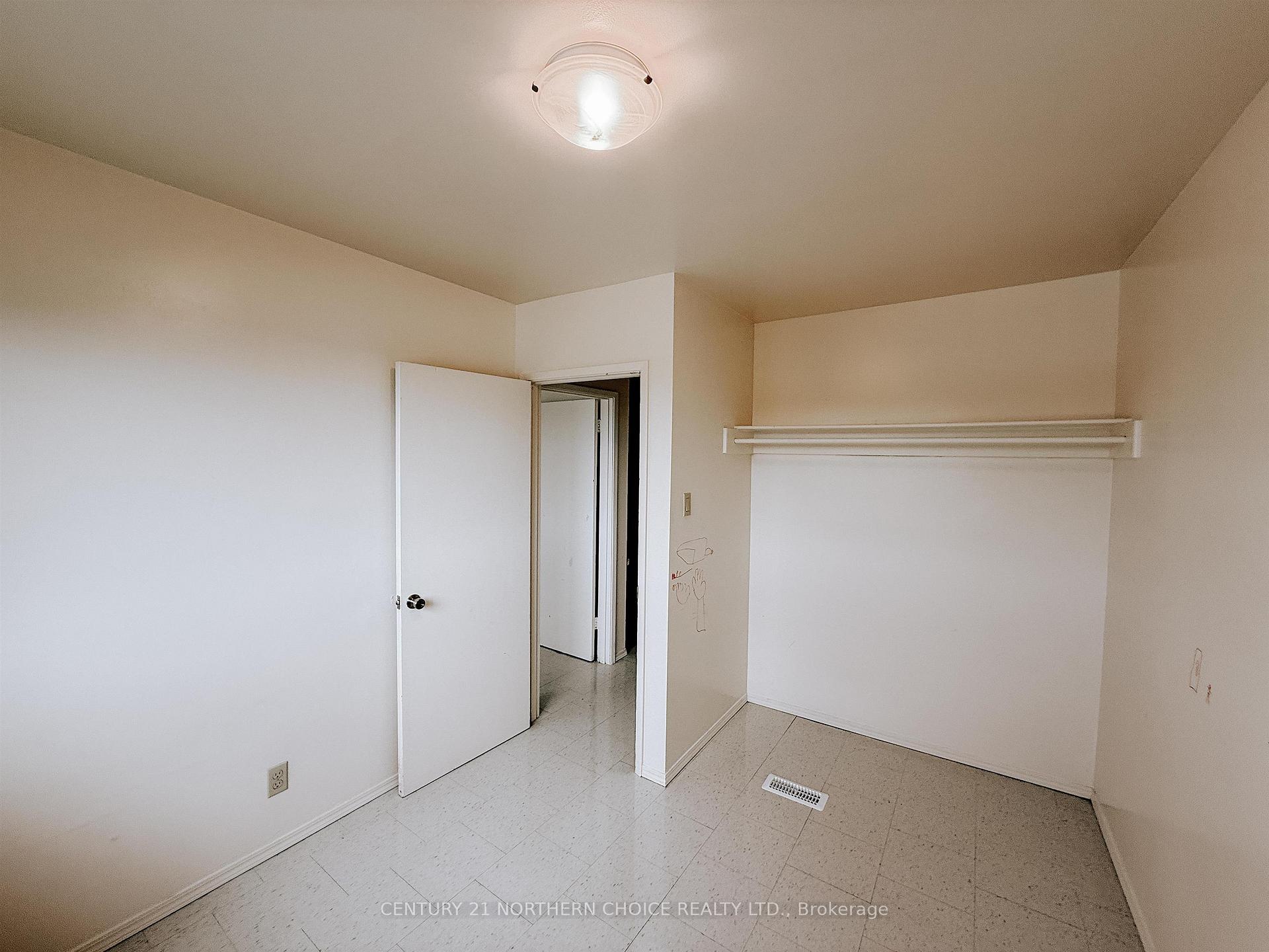 Photo 20 of 33 Drewry Drive, Kenora, Pinecrest — HOMEH