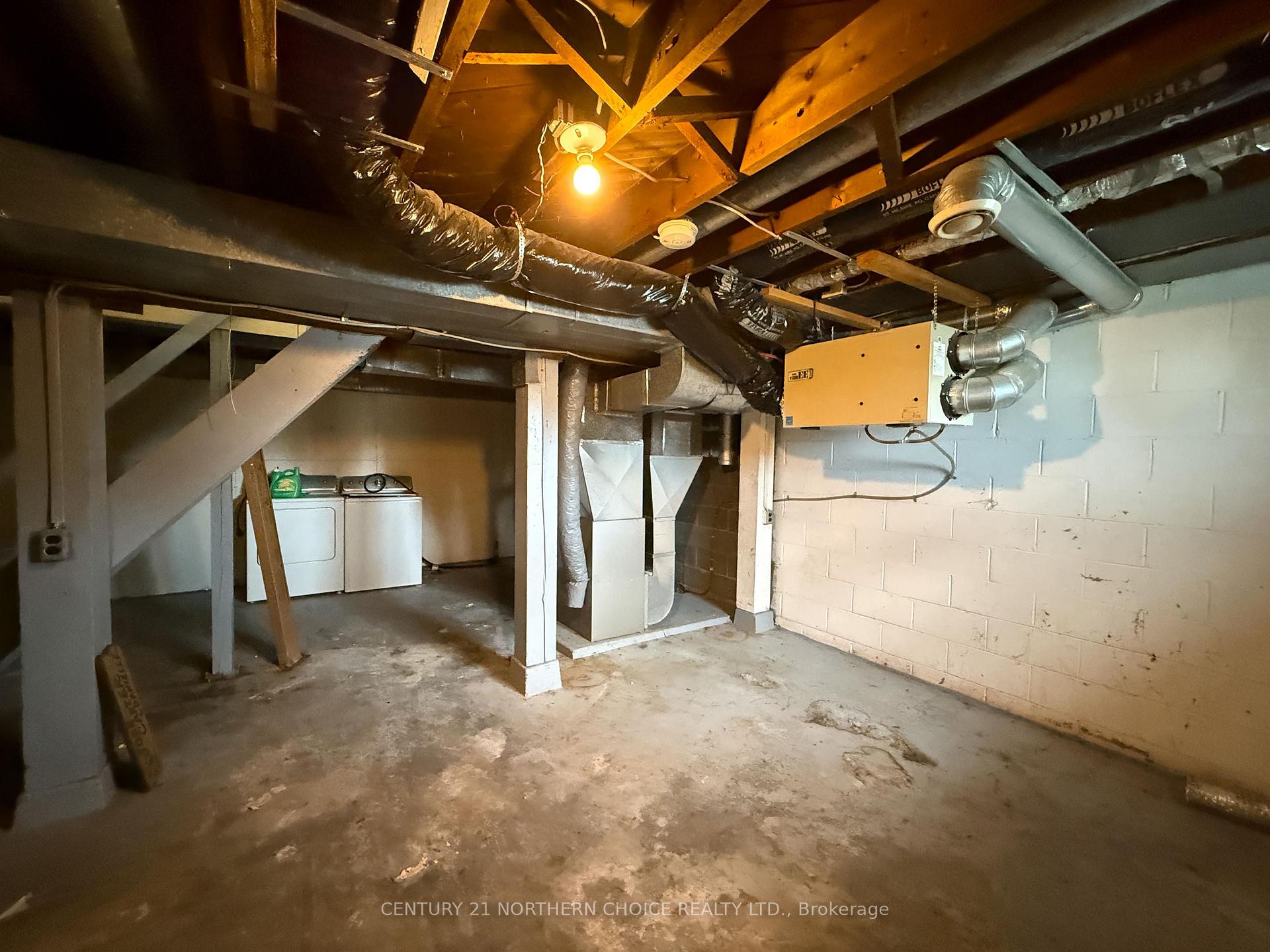 Photo 21 of 33 Drewry Drive, Kenora, Pinecrest — HOMEH
