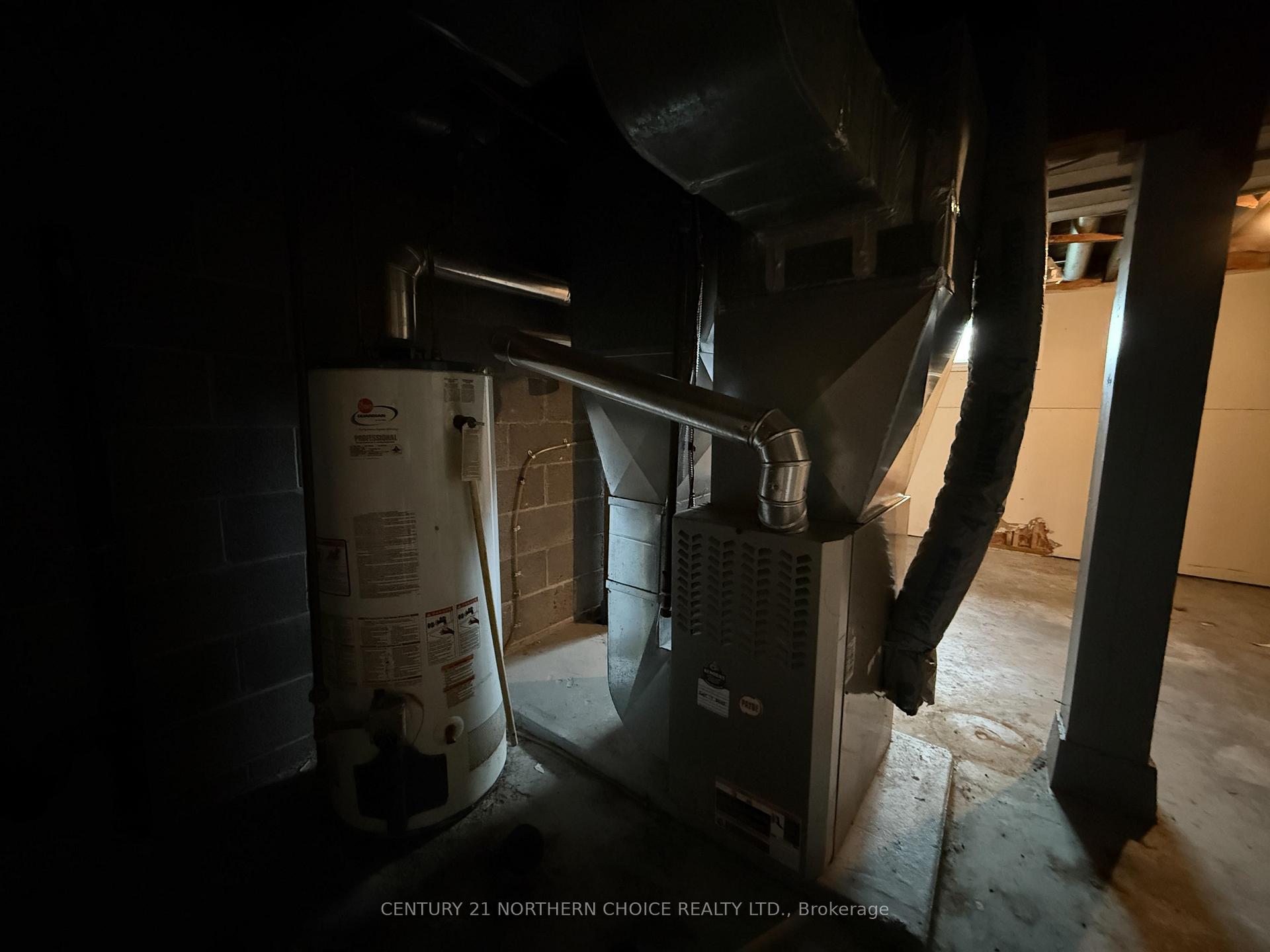 Photo 22 of 33 Drewry Drive, Kenora, Pinecrest — HOMEH