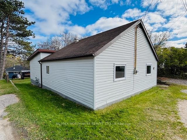 Photo 3 of 413 River St, Kenora, Keewatin — HOMEH
