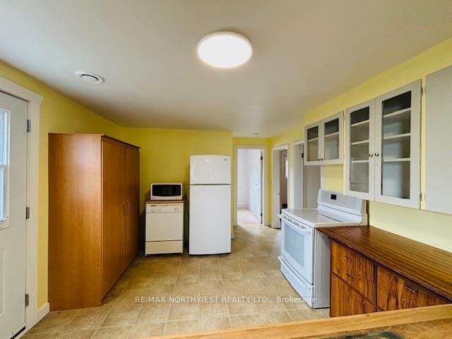 Photo 13 of 413 River St, Kenora, Keewatin — HOMEH