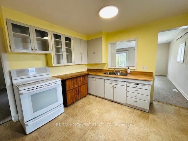 Photo 15 of 413 River St, Kenora, Keewatin — HOMEH