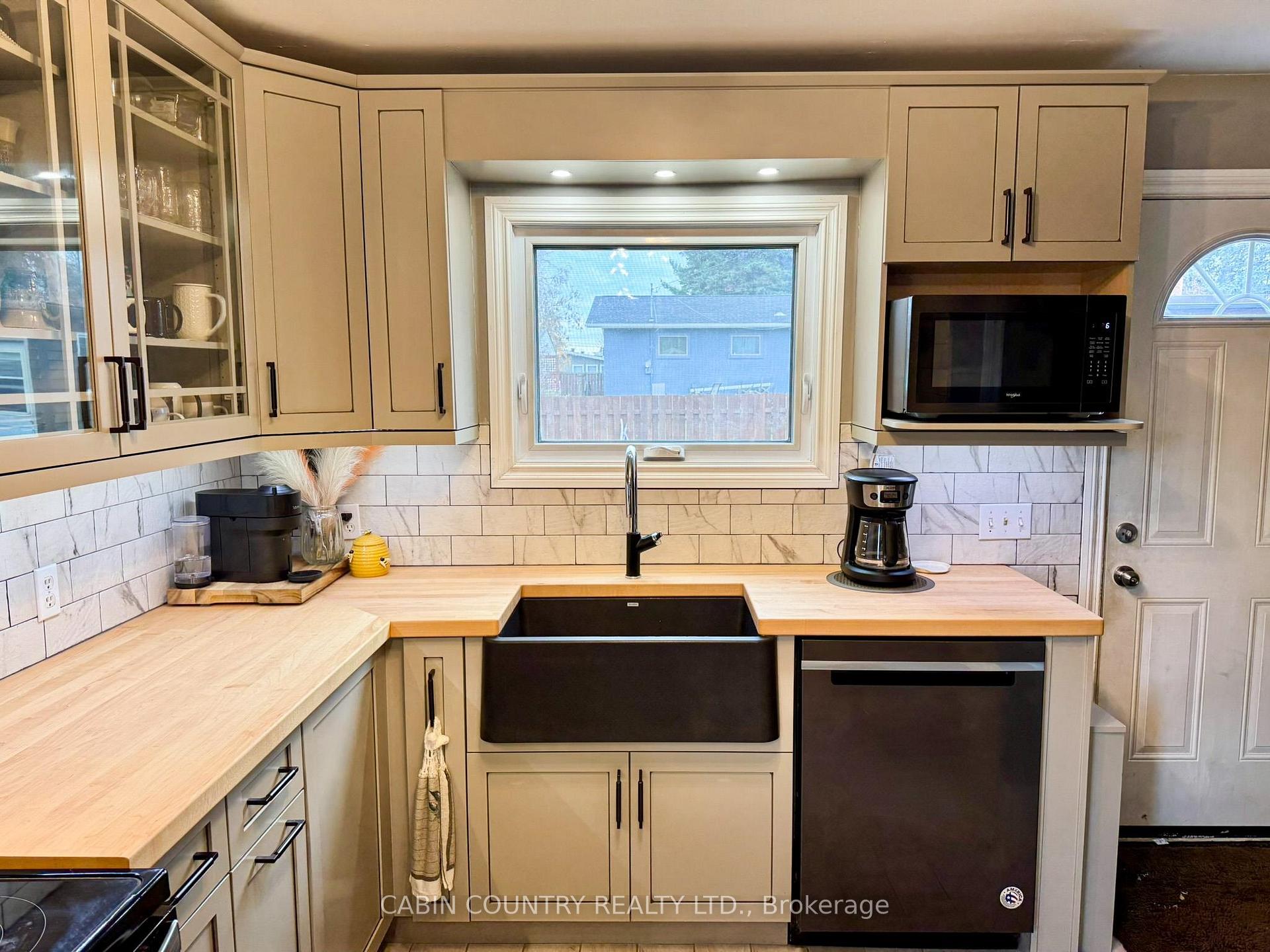 Photo 10 of 21 Nairn, Kenora, Pinecrest — HOMEH