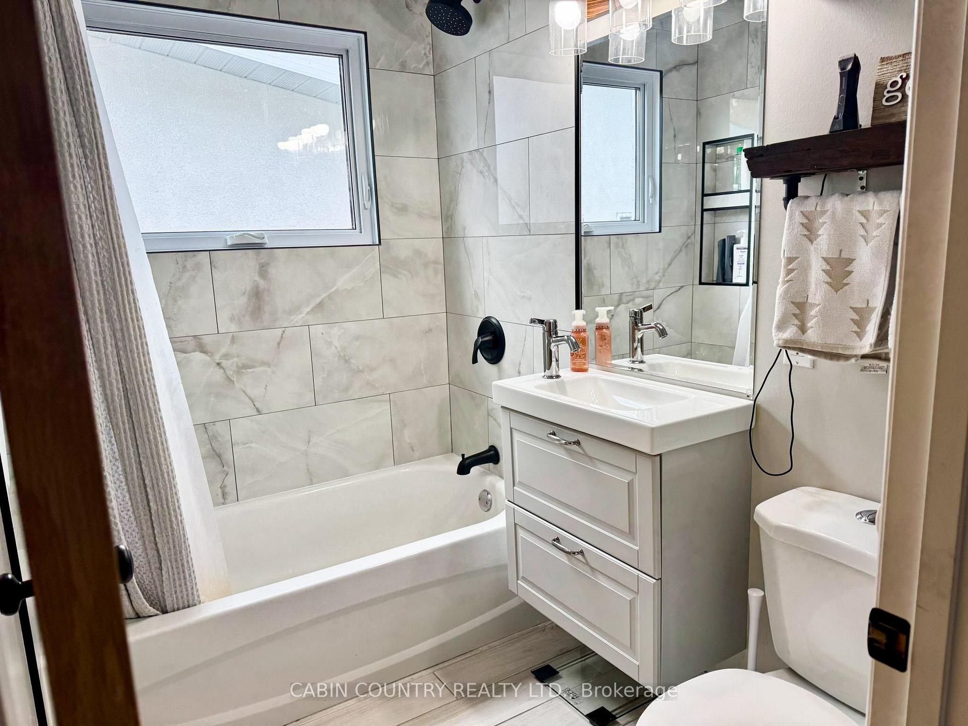 Photo 14 of 21 Nairn, Kenora, Pinecrest — HOMEH