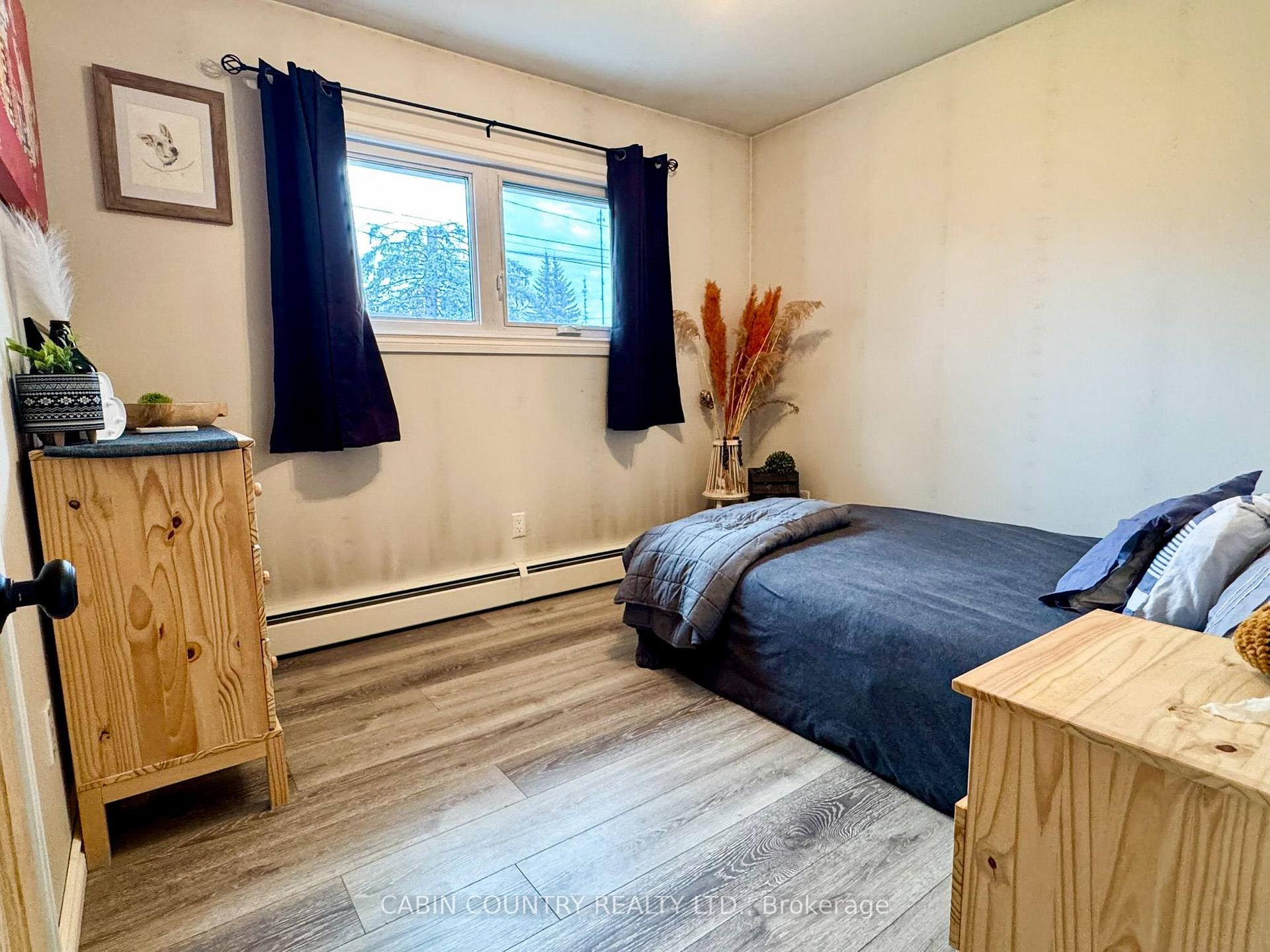 Photo 16 of 21 Nairn, Kenora, Pinecrest — HOMEH