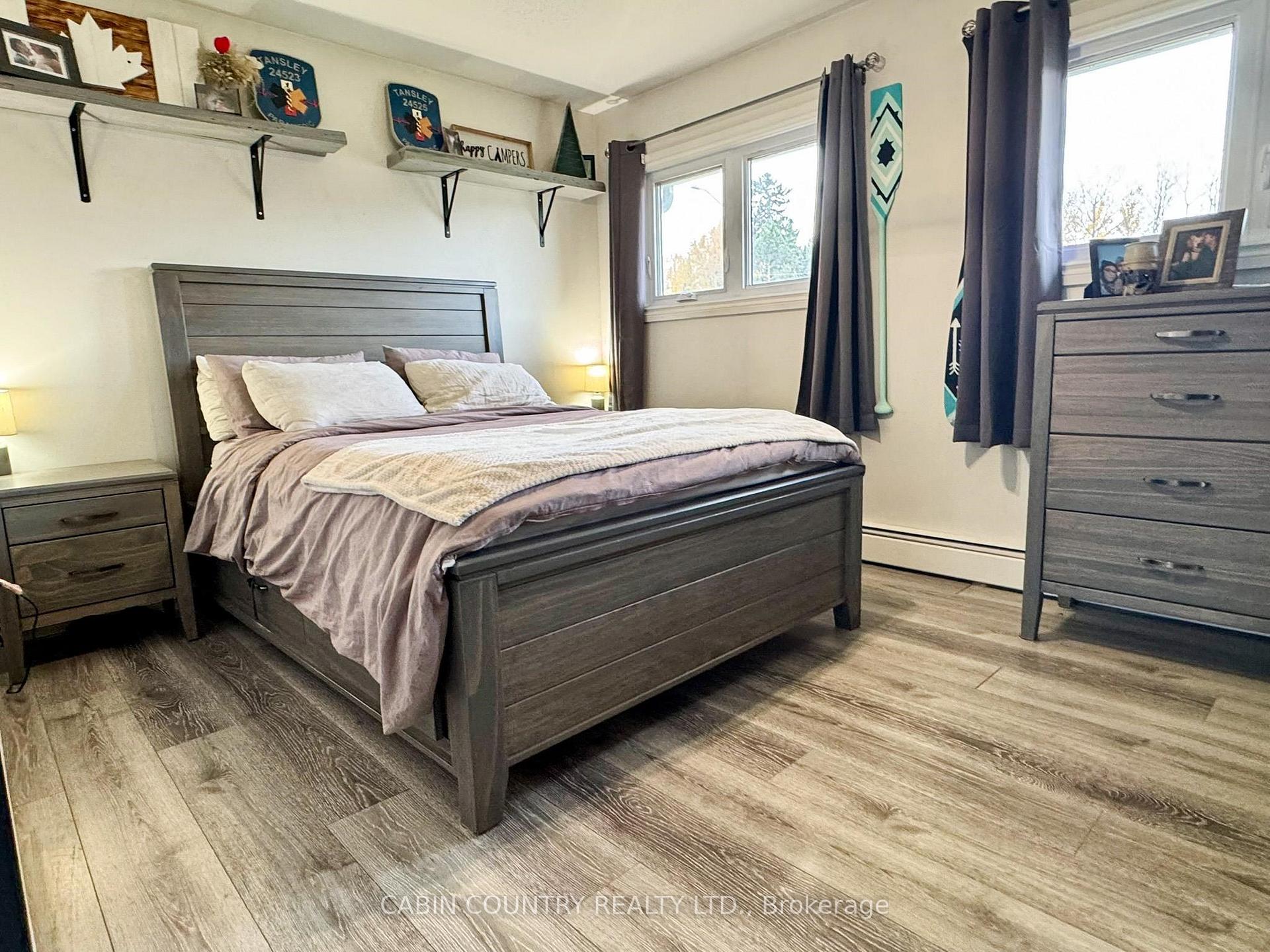 Photo 17 of 21 Nairn, Kenora, Pinecrest — HOMEH