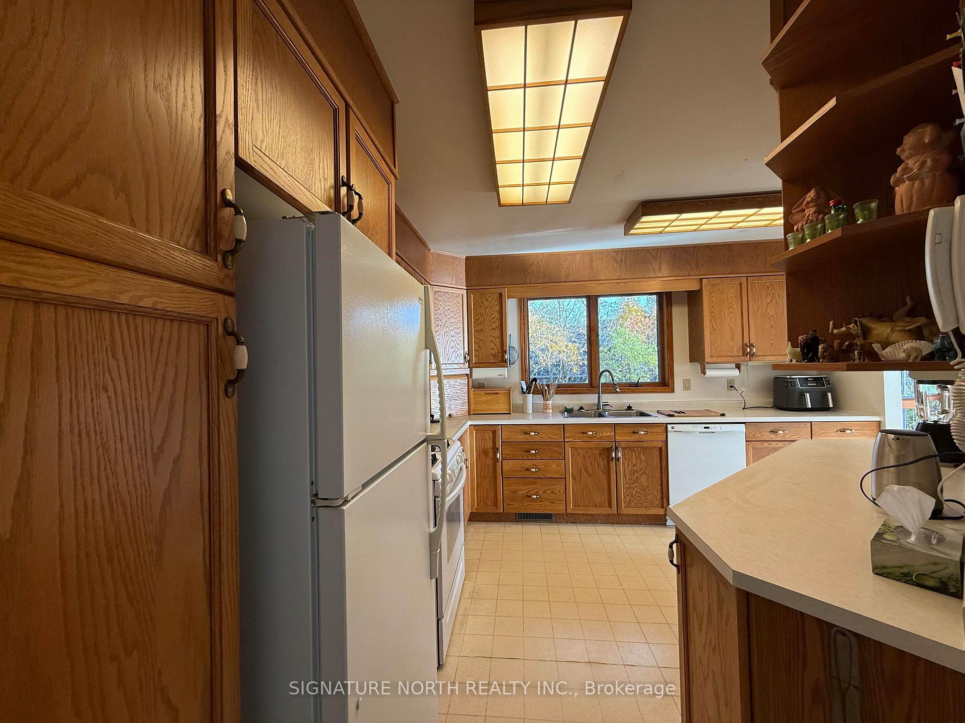 Photo 14 of 184 Island Avenue, Neebing, Blake — HOMEH