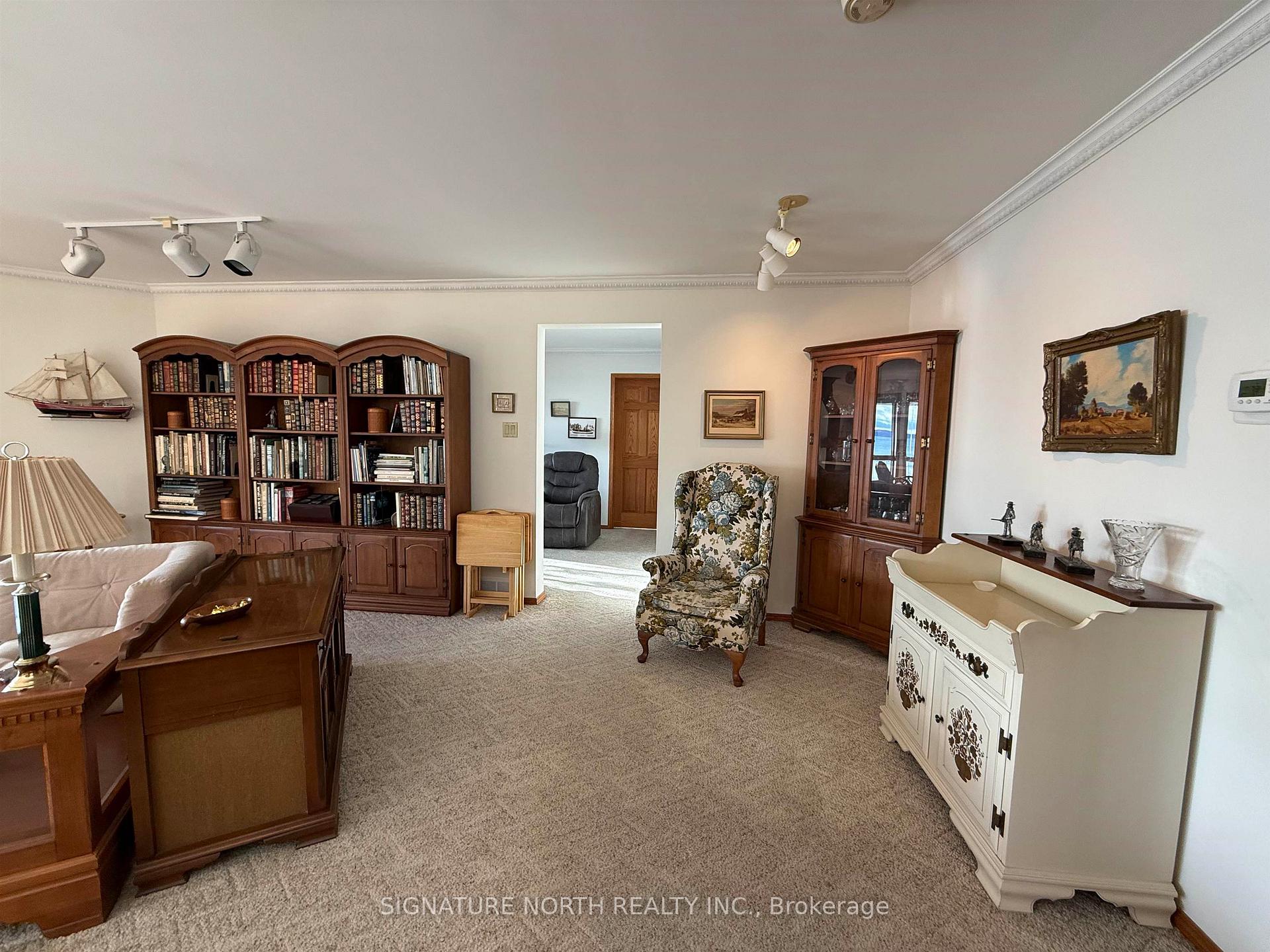Photo 15 of 184 Island Avenue, Neebing, Blake — HOMEH
