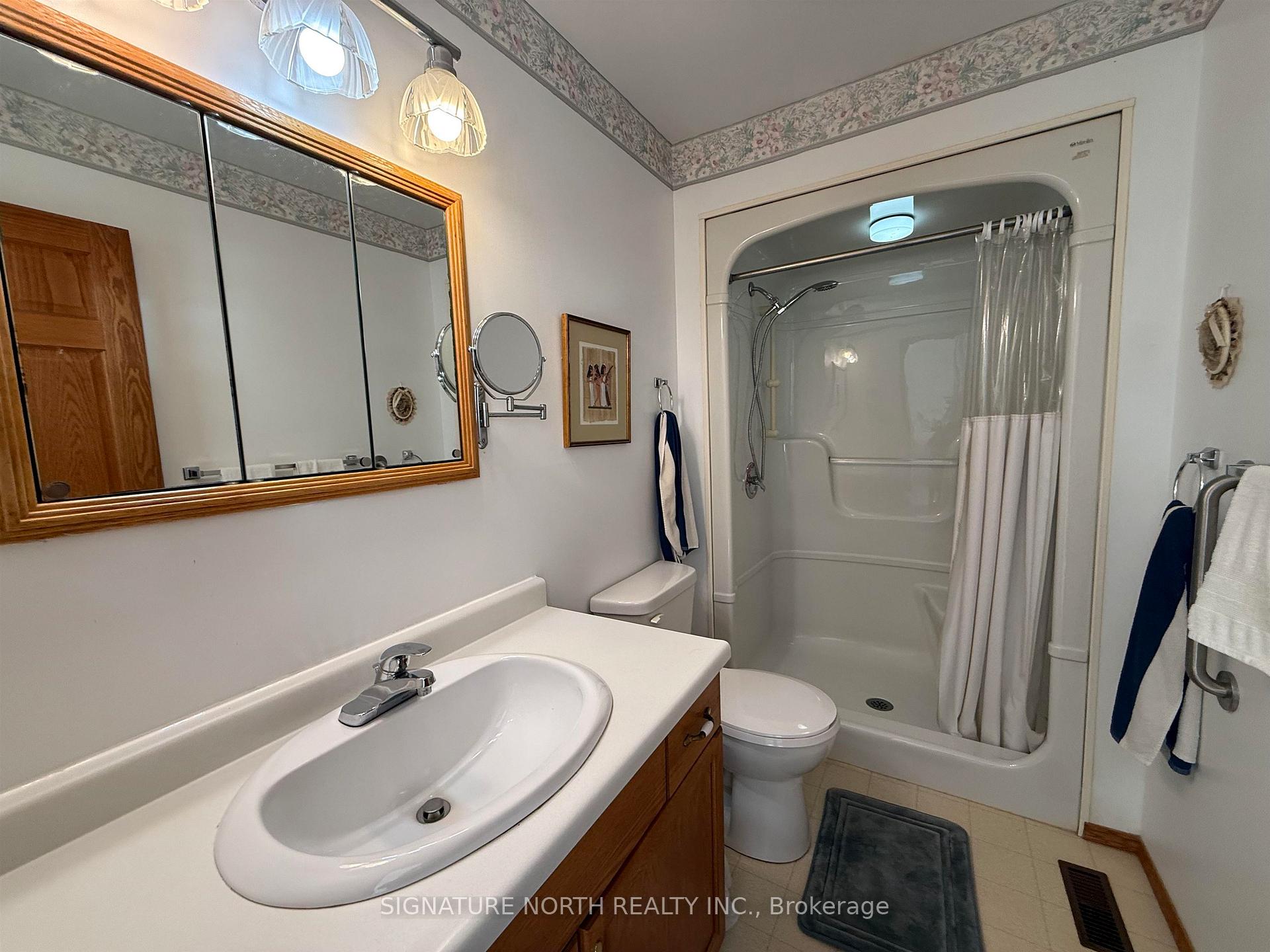 Photo 20 of 184 Island Avenue, Neebing, Blake — HOMEH