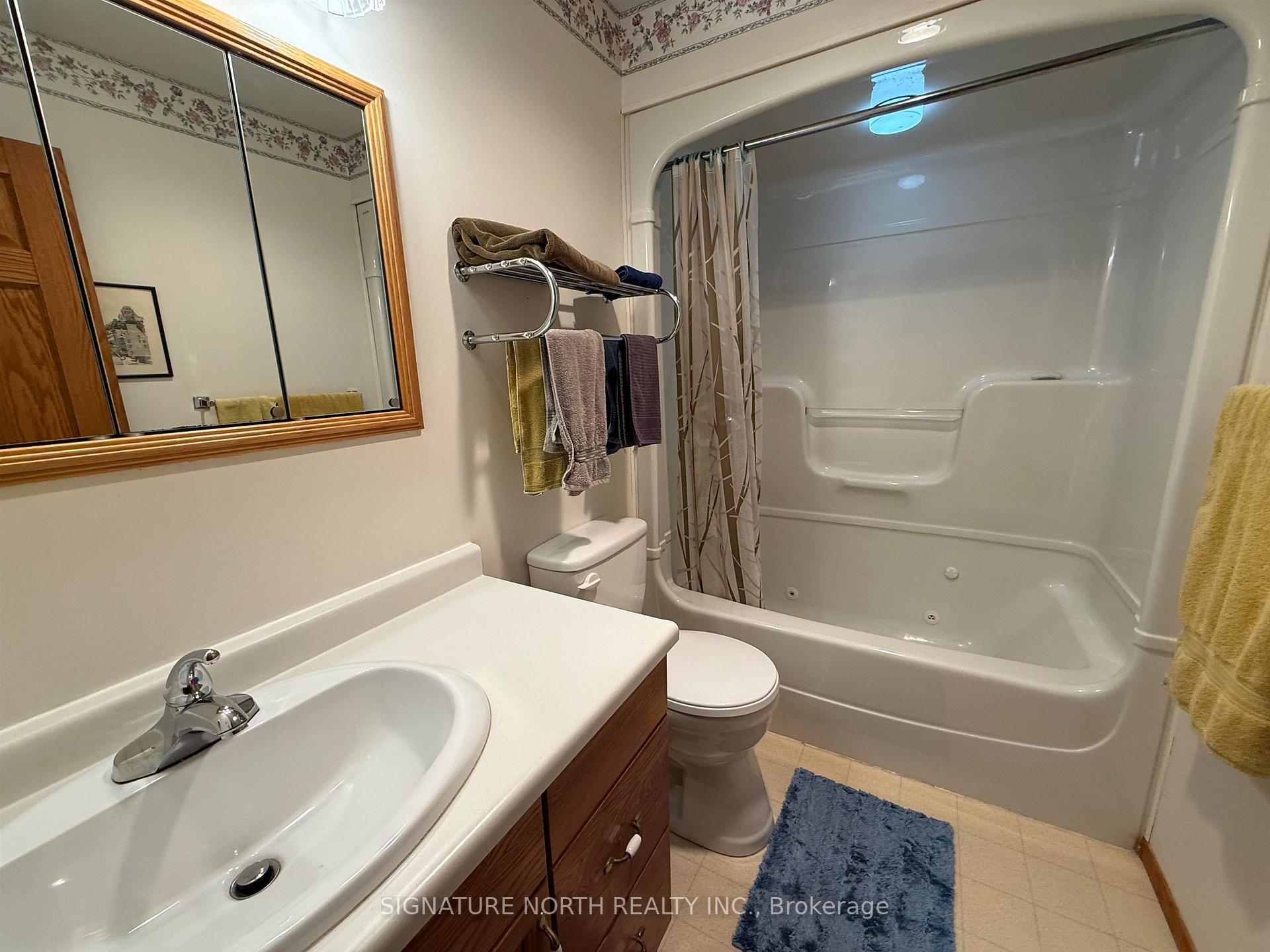 Photo 22 of 184 Island Avenue, Neebing, Blake — HOMEH