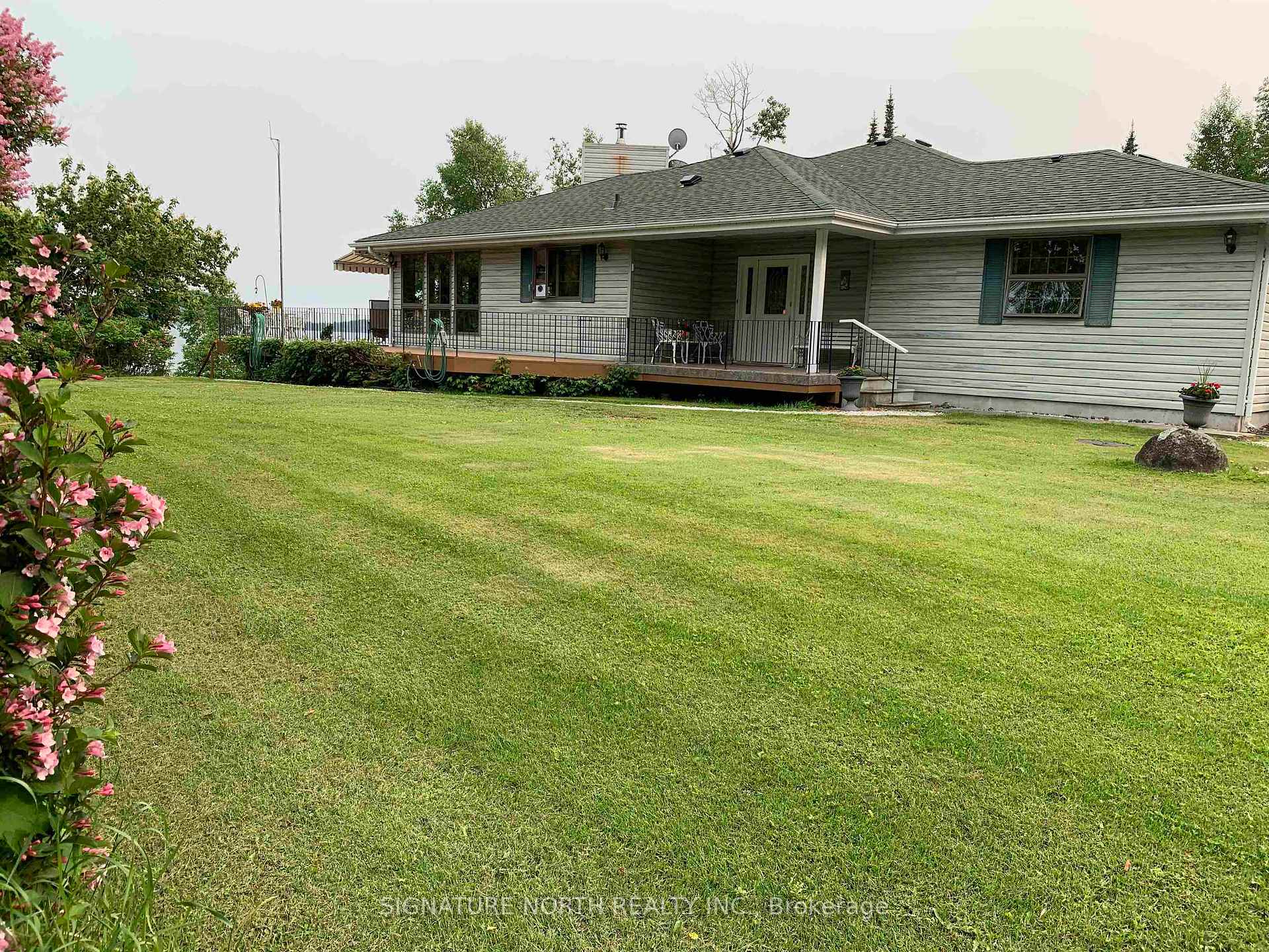 Photo 34 of 184 Island Avenue, Neebing, Blake — HOMEH
