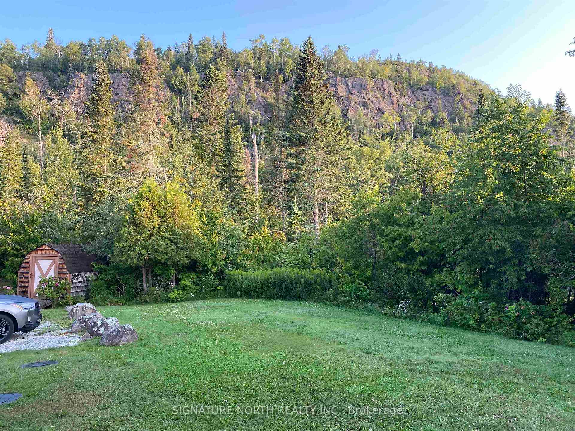 Photo 38 of 184 Island Avenue, Neebing, Blake — HOMEH